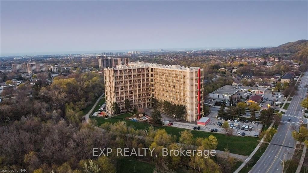 Front of Unit 836, 350 Quigley Road