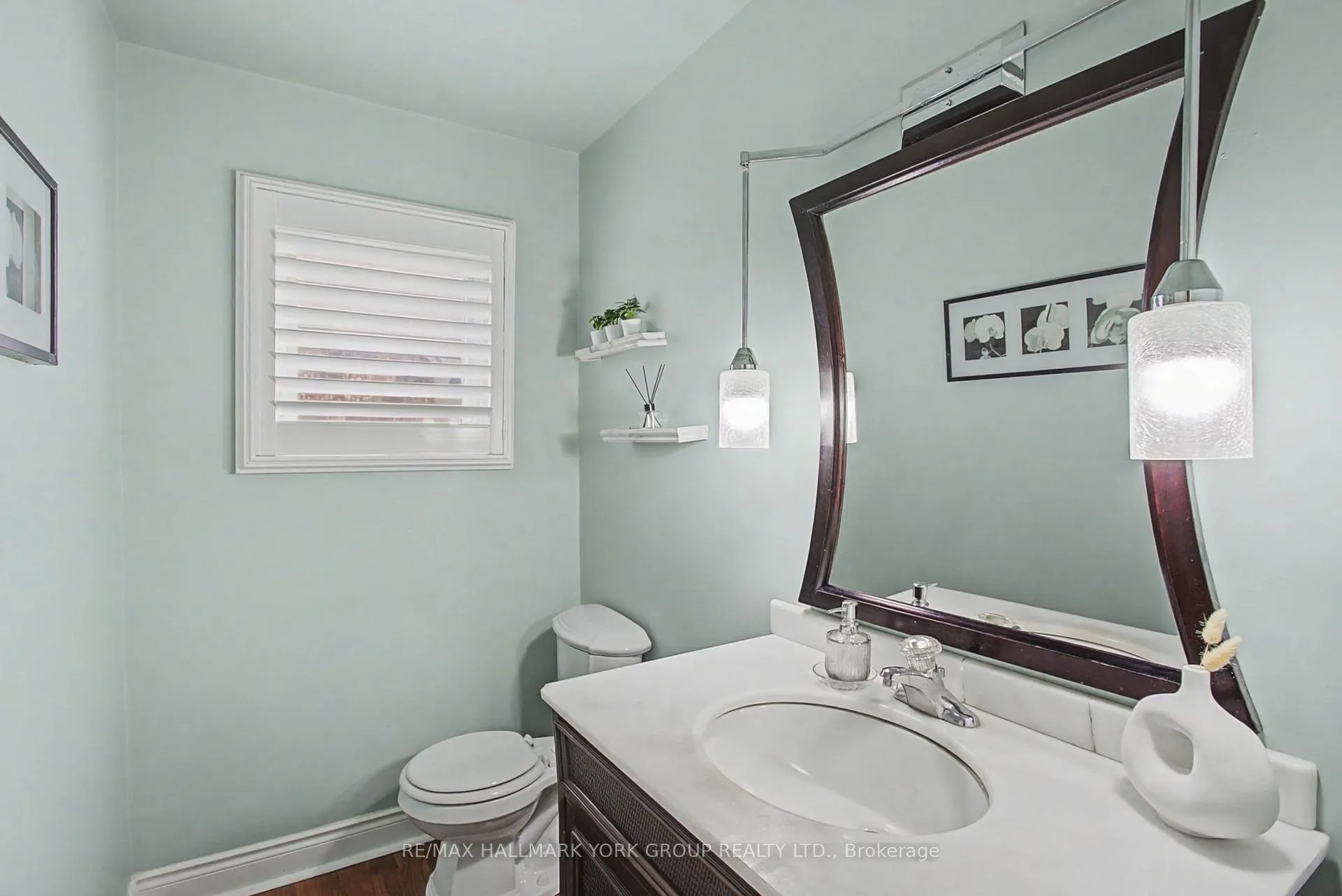 Photo 13 of 28 Hollingshead Drive, Aurora, Aurora Village — HOMEH