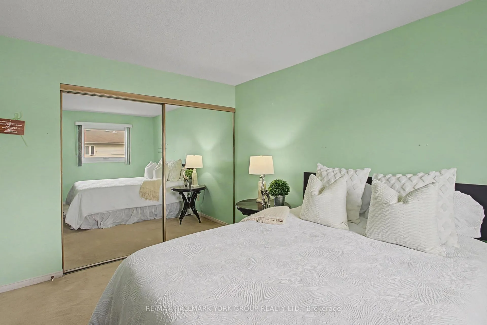 Photo 15 of 28 Hollingshead Drive, Aurora, Aurora Village — HOMEH