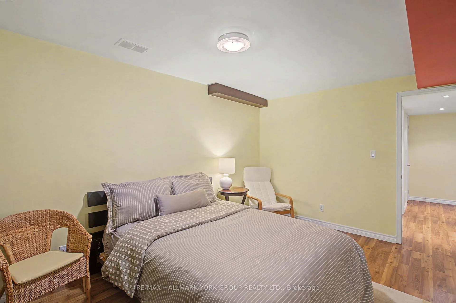 Photo 29 of 28 Hollingshead Drive, Aurora, Aurora Village — HOMEH