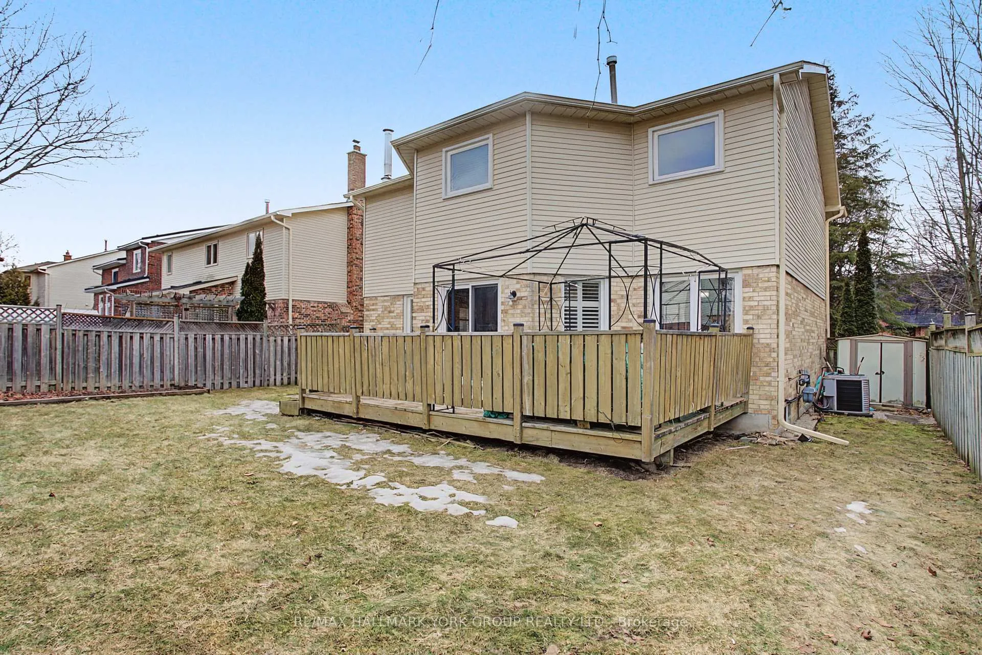 Photo 31 of 28 Hollingshead Drive, Aurora, Aurora Village — HOMEH