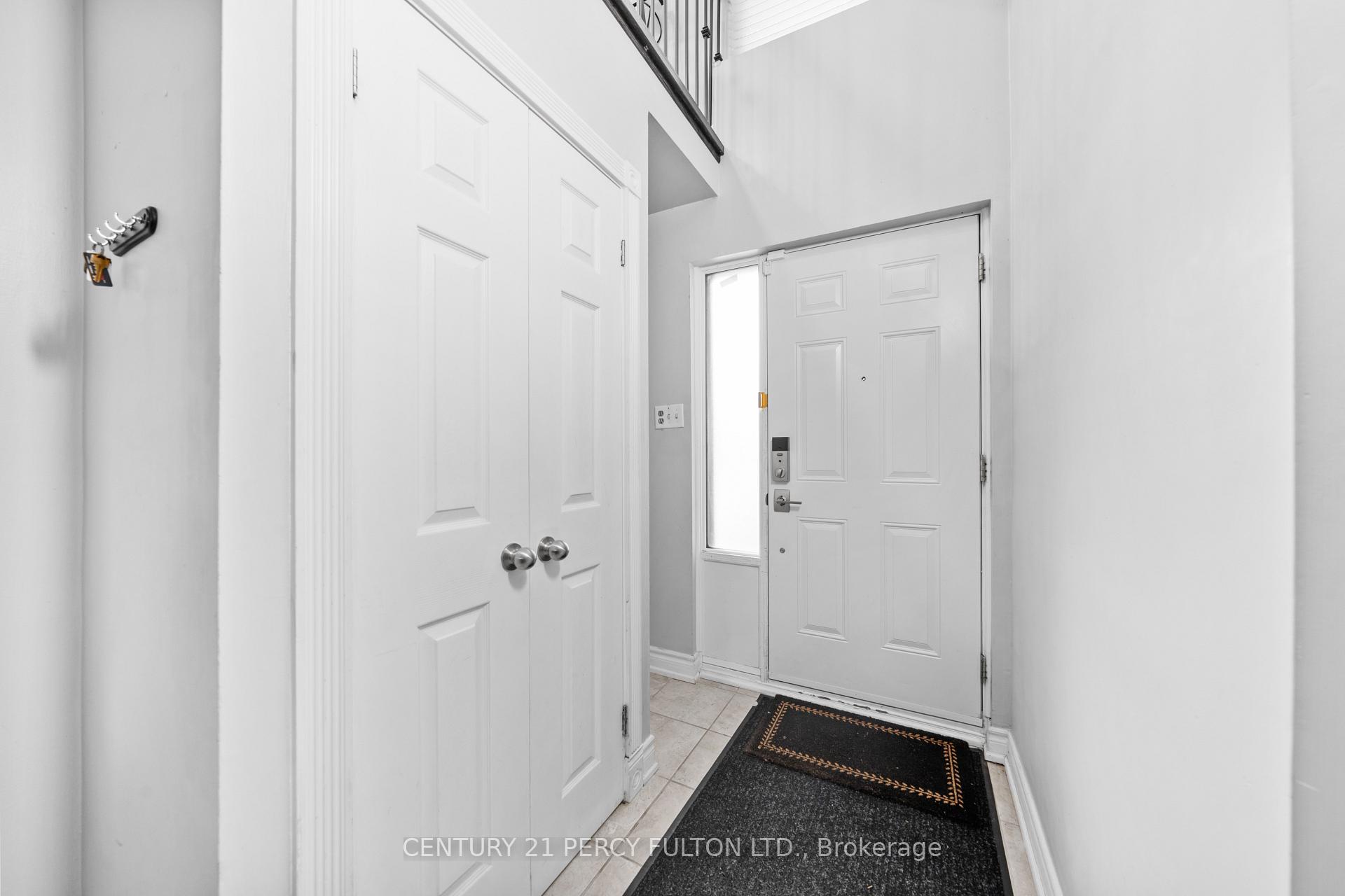 Photo 5 of 12 The Bridle Path, Clarington, Bowmanville — HOMEH