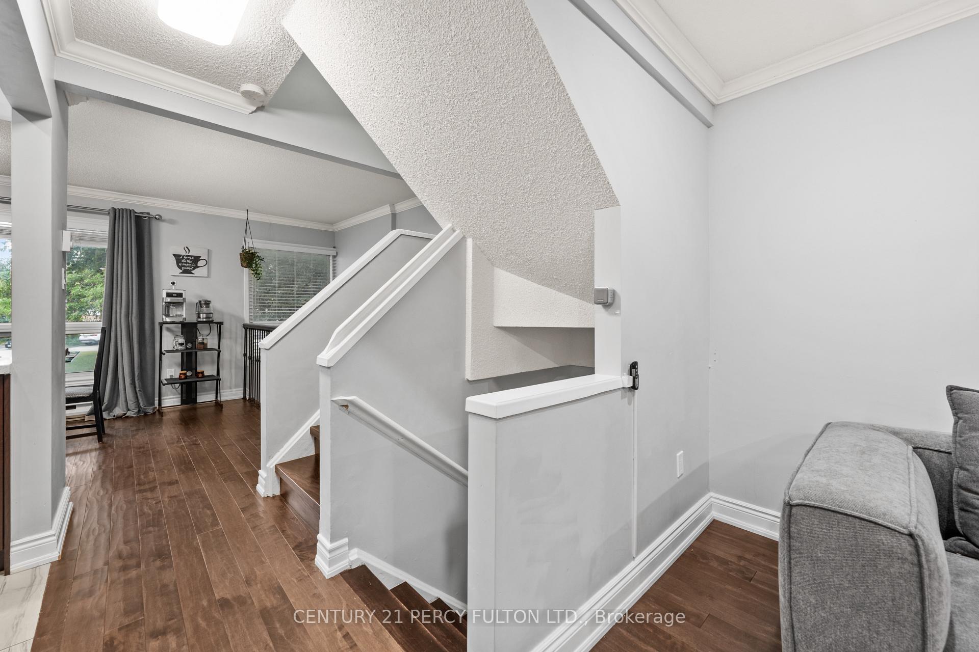 Photo 6 of 12 The Bridle Path, Clarington, Bowmanville — HOMEH