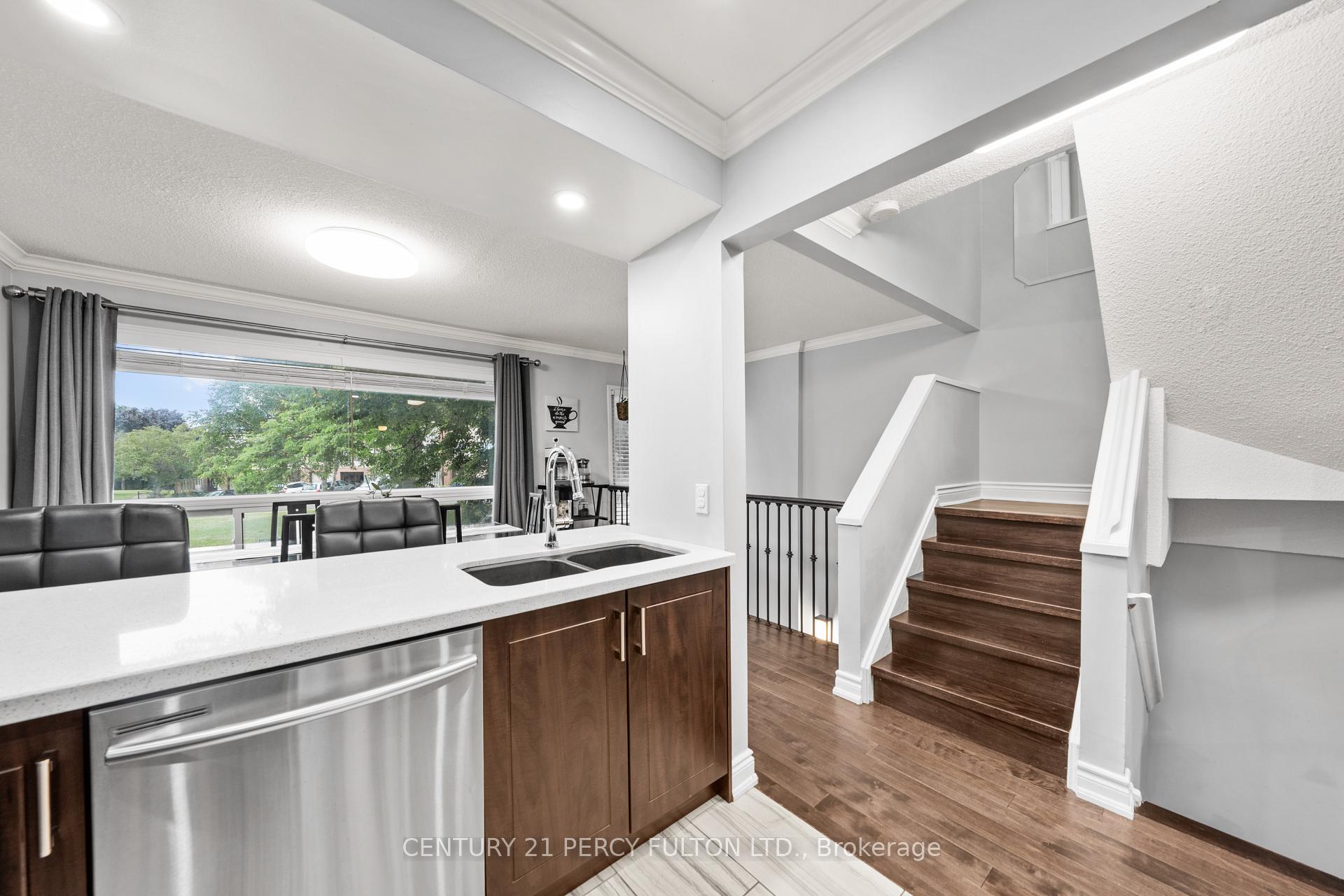 Photo 10 of 12 The Bridle Path, Clarington, Bowmanville — HOMEH