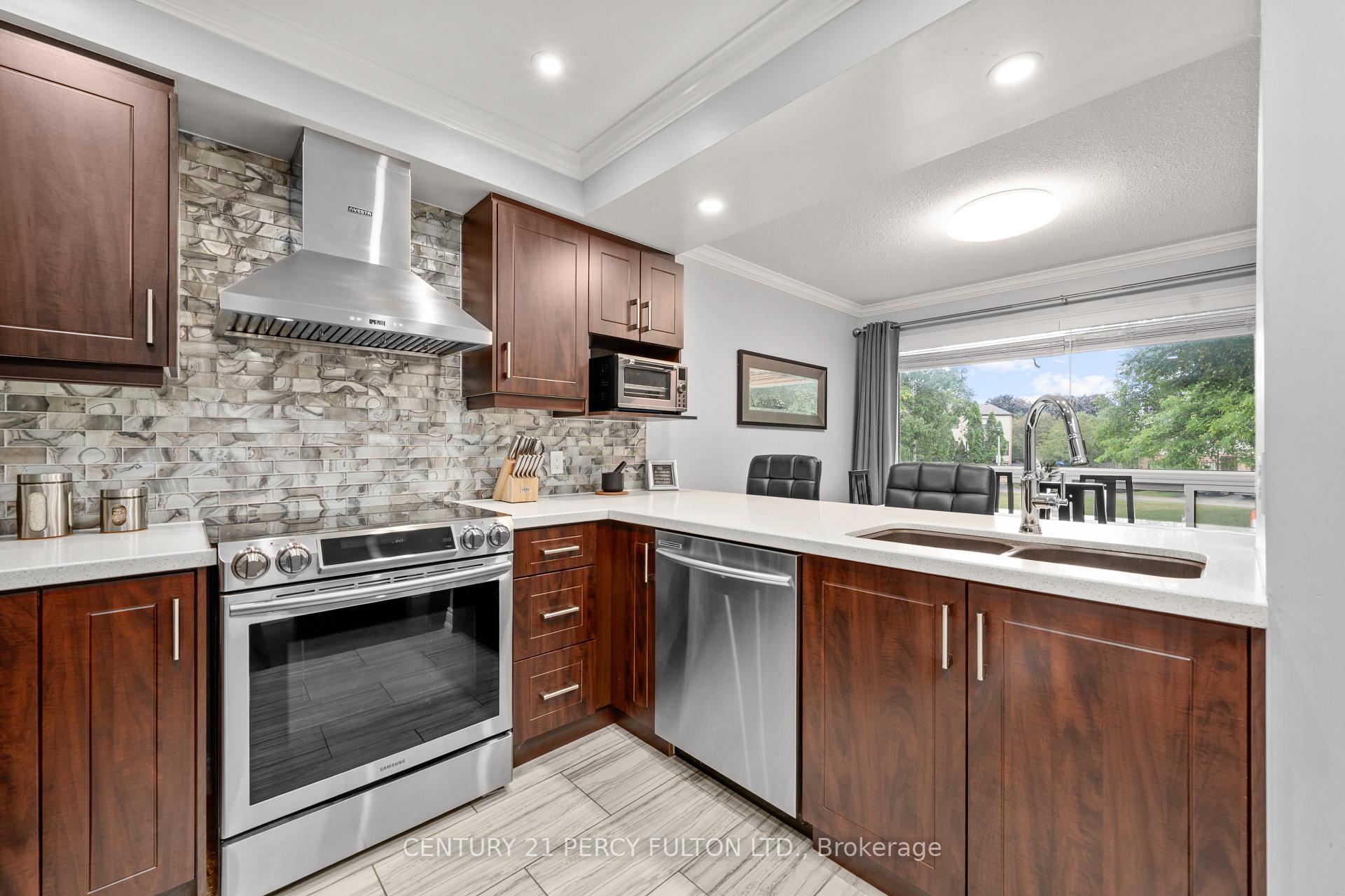 Photo 12 of 12 The Bridle Path, Clarington, Bowmanville — HOMEH