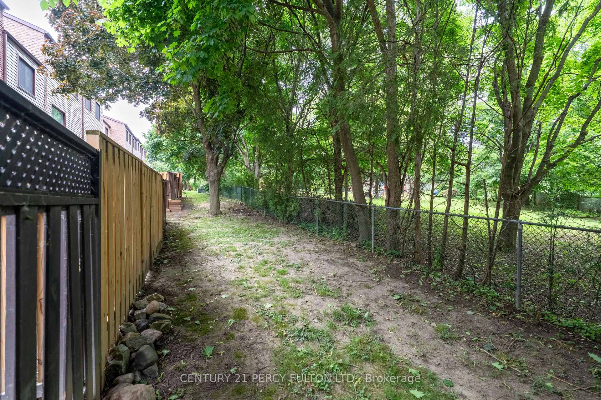 Photo 33 of 12 The Bridle Path, Clarington, Bowmanville — HOMEH