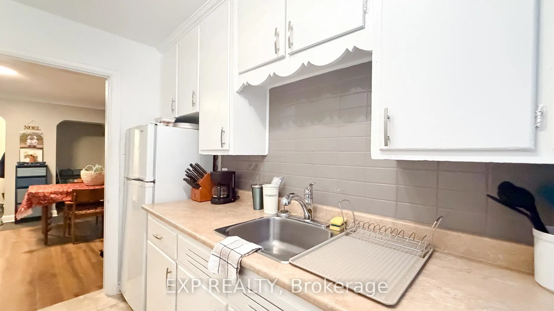 Photo 5 of Unit 2, 725 Melbourne Avenue, Ottawa, Laurentianview — HOMEH