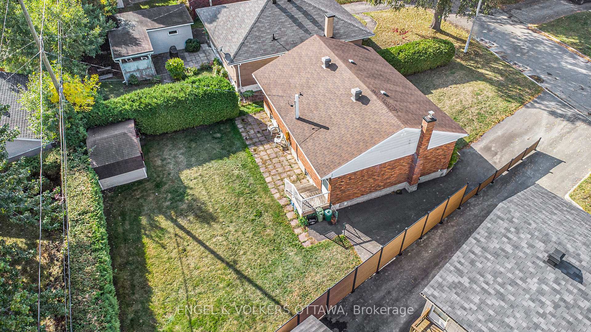 Photo 5 of 2061 Vincent Street, Ottawa, Elmvale Acres — HOMEH