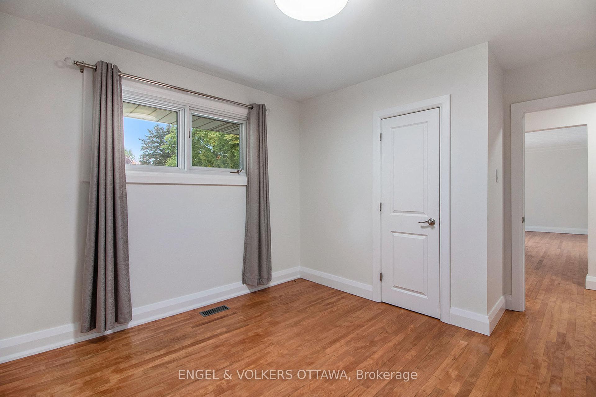 Photo 14 of 2061 Vincent Street, Ottawa, Elmvale Acres — HOMEH