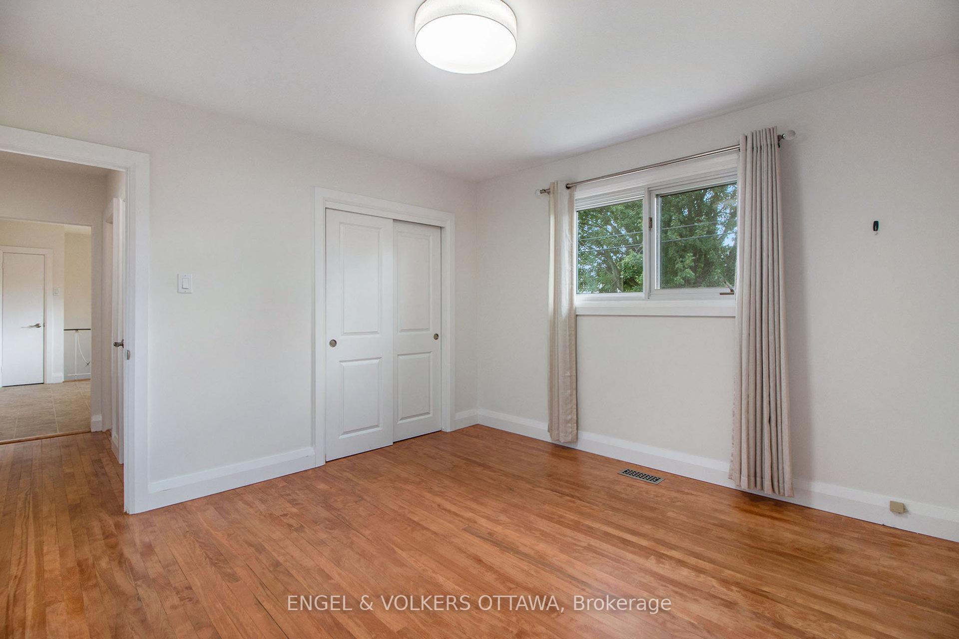 Photo 12 of 2061 Vincent Street, Ottawa, Elmvale Acres — HOMEH