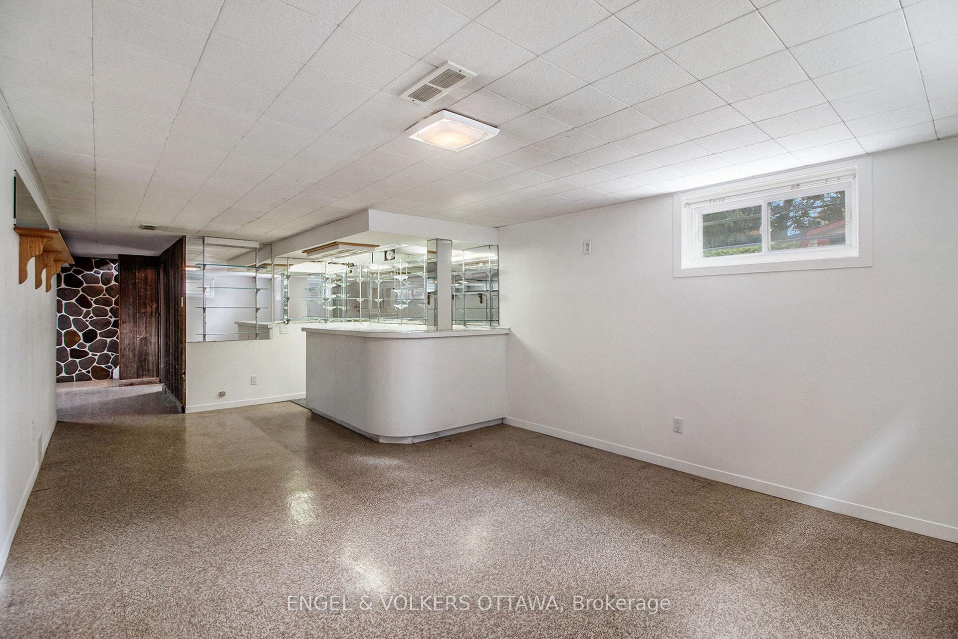 Photo 18 of 2061 Vincent Street, Ottawa, Elmvale Acres — HOMEH
