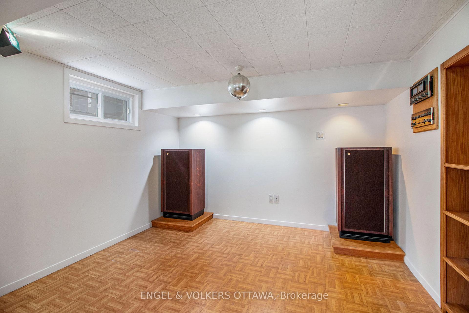 Photo 25 of 2061 Vincent Street, Ottawa, Elmvale Acres — HOMEH