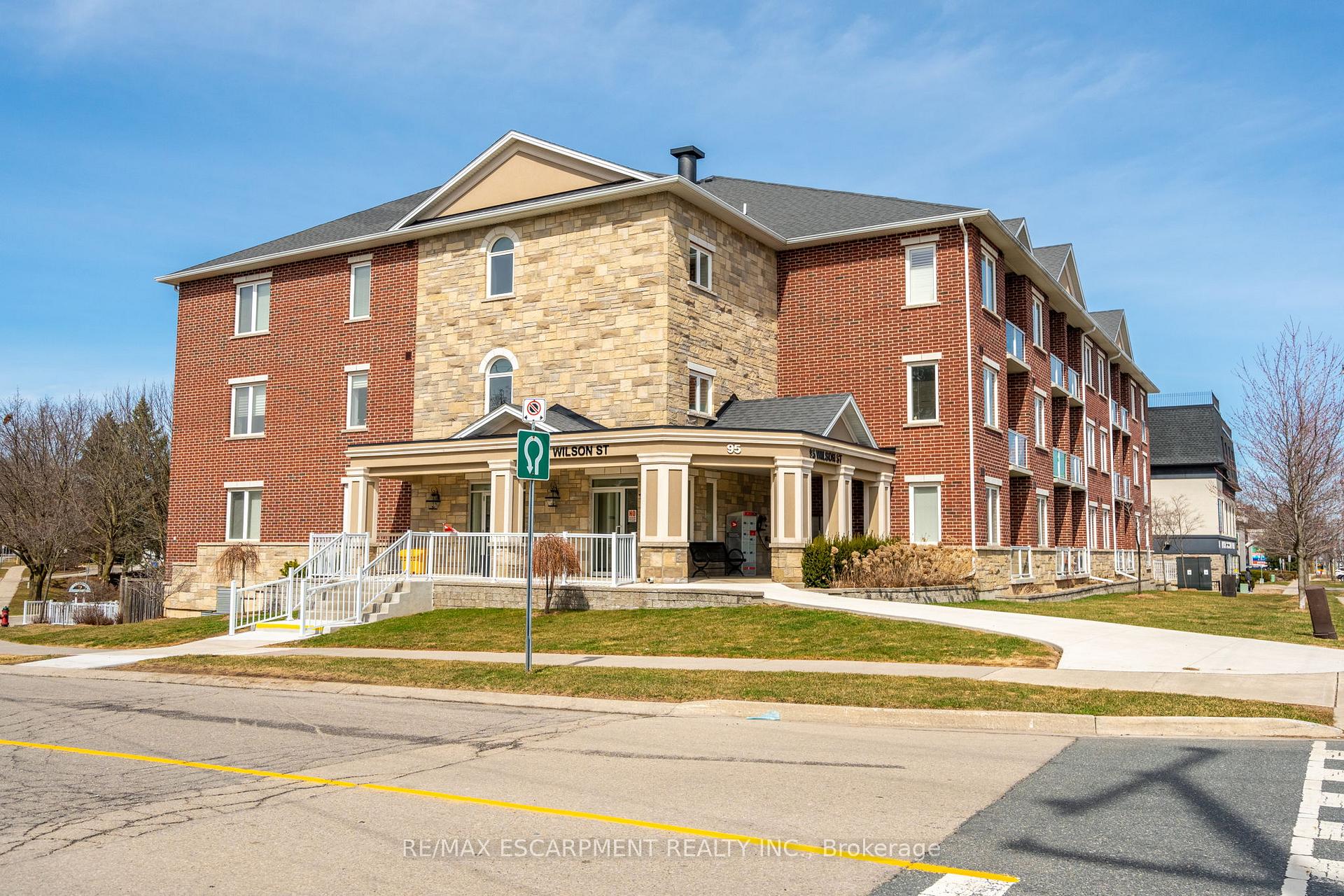 Front of Unit 212, 95 Wilson Street W