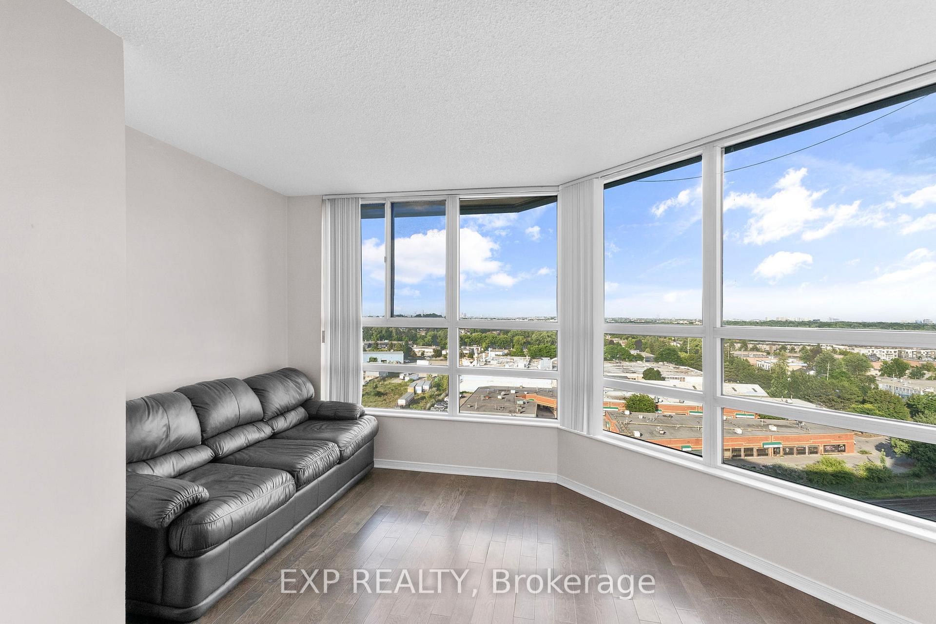 Photo 2 of Unit 1324, 7825 Bayview Avenue, Markham, Aileen-Willowbrook — HOMEH