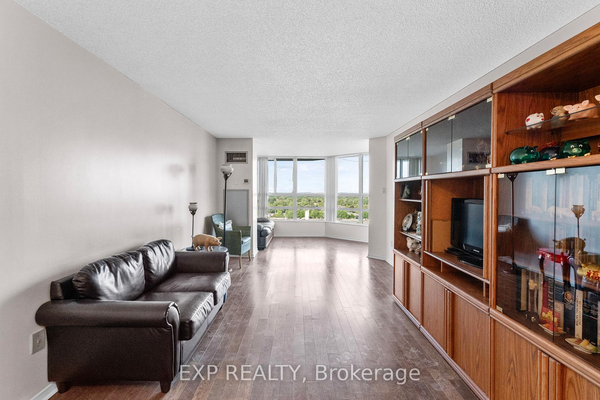 Photo 3 of Unit 1324, 7825 Bayview Avenue, Markham, Aileen-Willowbrook — HOMEH