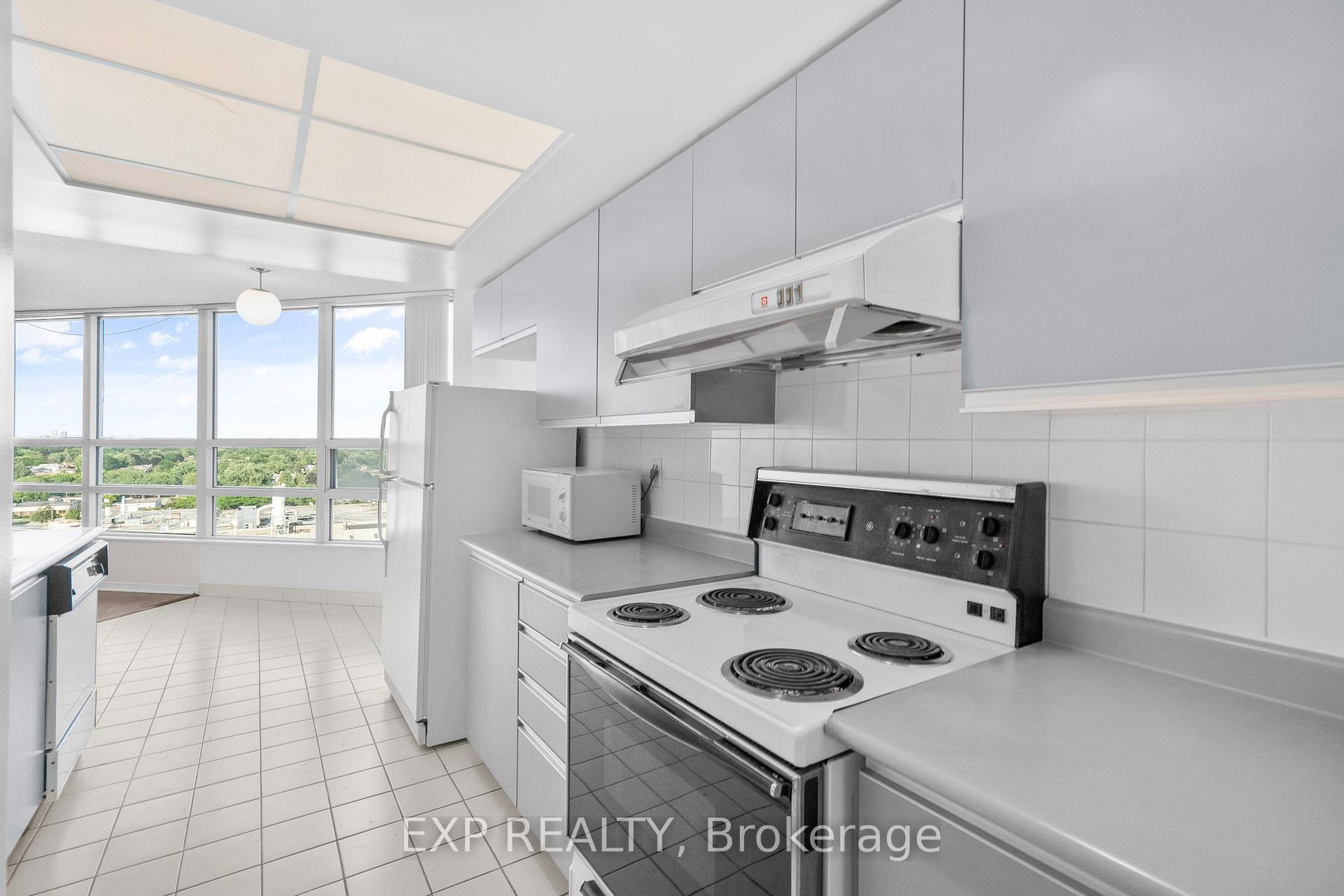 Photo 6 of Unit 1324, 7825 Bayview Avenue, Markham, Aileen-Willowbrook — HOMEH