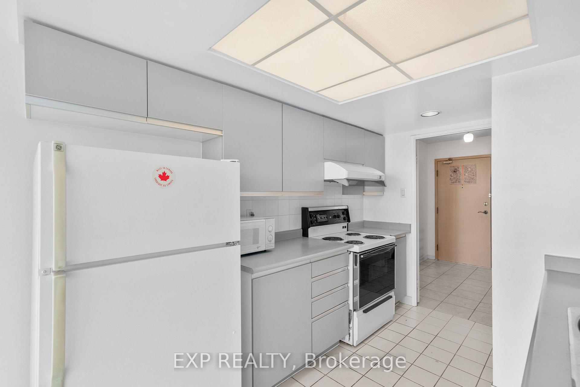 Photo 8 of Unit 1324, 7825 Bayview Avenue, Markham, Aileen-Willowbrook — HOMEH