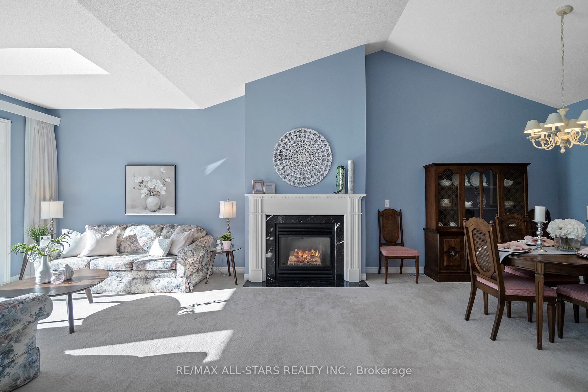 Photo 6 of 81 Celebrity Greens Way, Markham, Greensborough — HOMEH