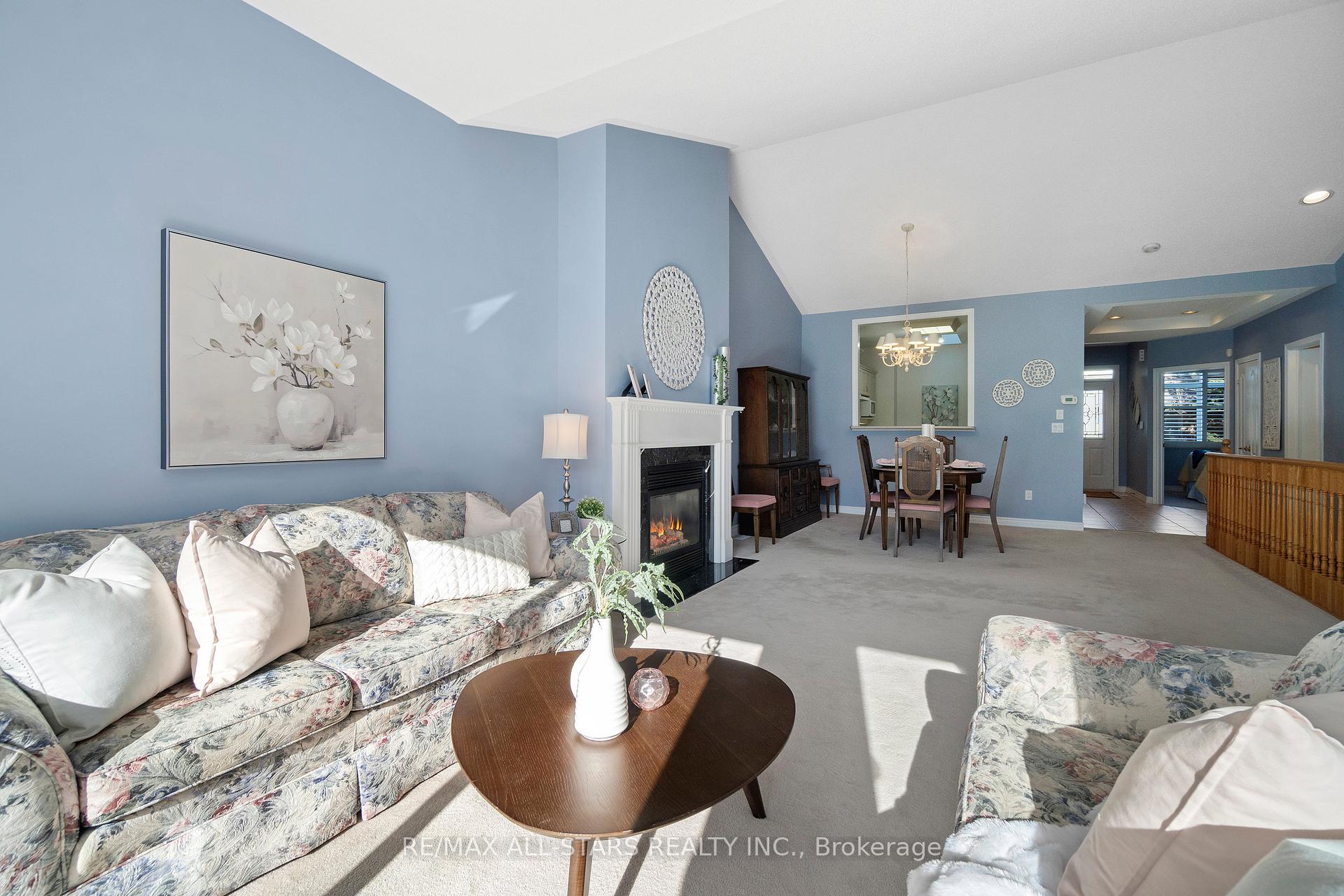Photo 7 of 81 Celebrity Greens Way, Markham, Greensborough — HOMEH
