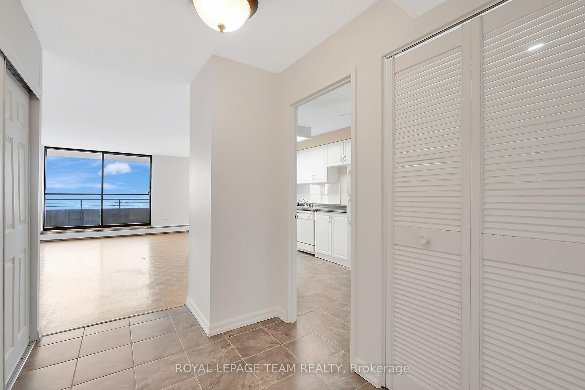 Photo 13 of Unit 1501, 505 St Laurent Boulevard, Ottawa, Viscount Alexander Park — HOMEH