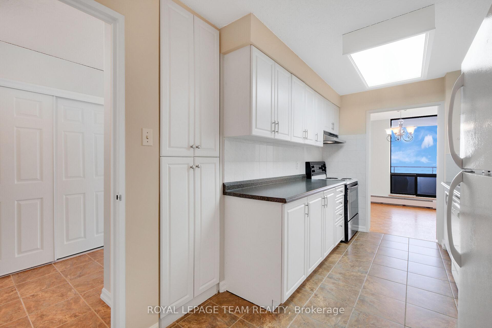 Photo 15 of Unit 1501, 505 St Laurent Boulevard, Ottawa, Viscount Alexander Park — HOMEH