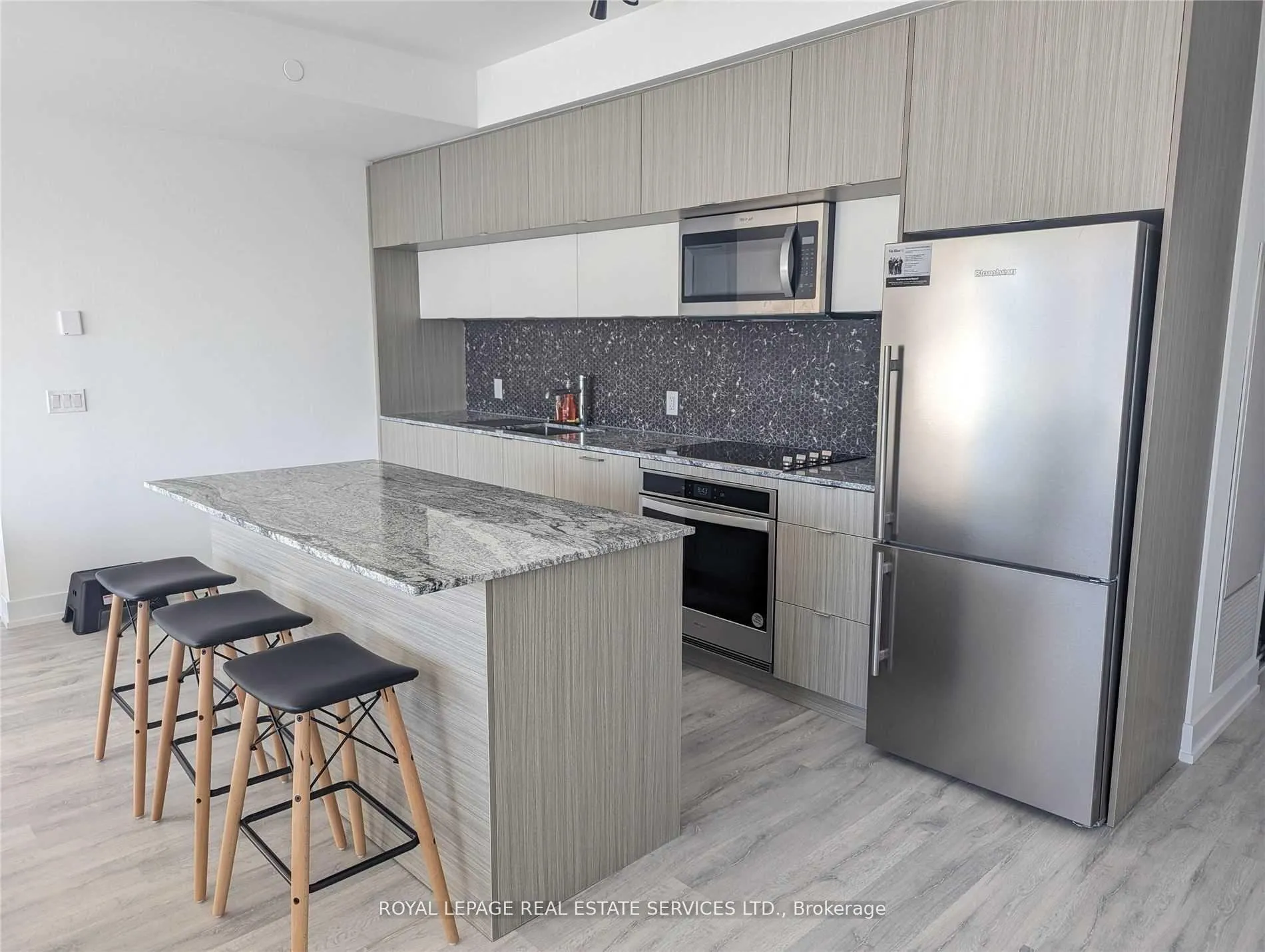 Photo 4 of Unit 2502, 575 Bloor Street E, Toronto, North St. James Town — HOMEH