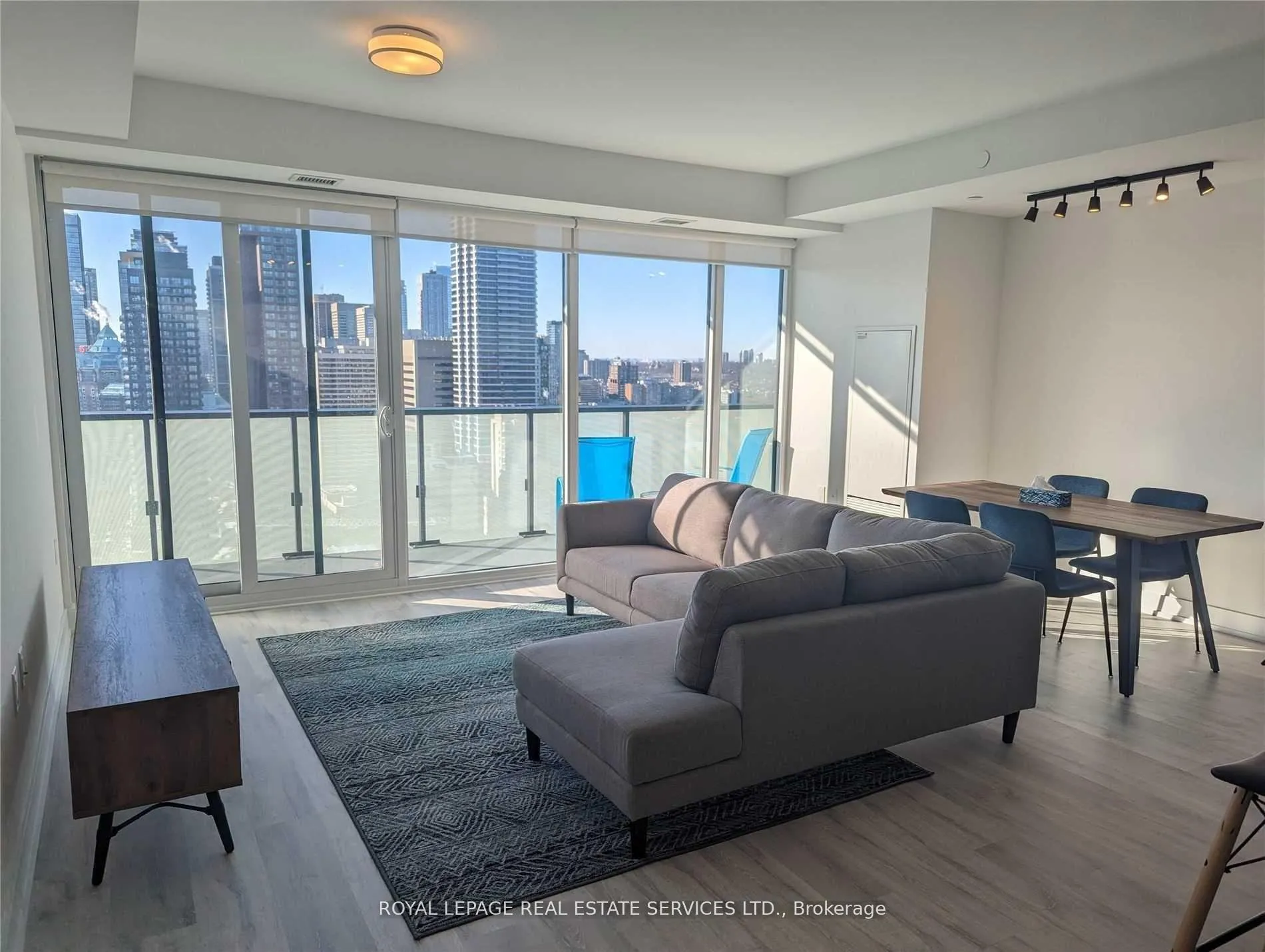 Photo 5 of Unit 2502, 575 Bloor Street E, Toronto, North St. James Town — HOMEH