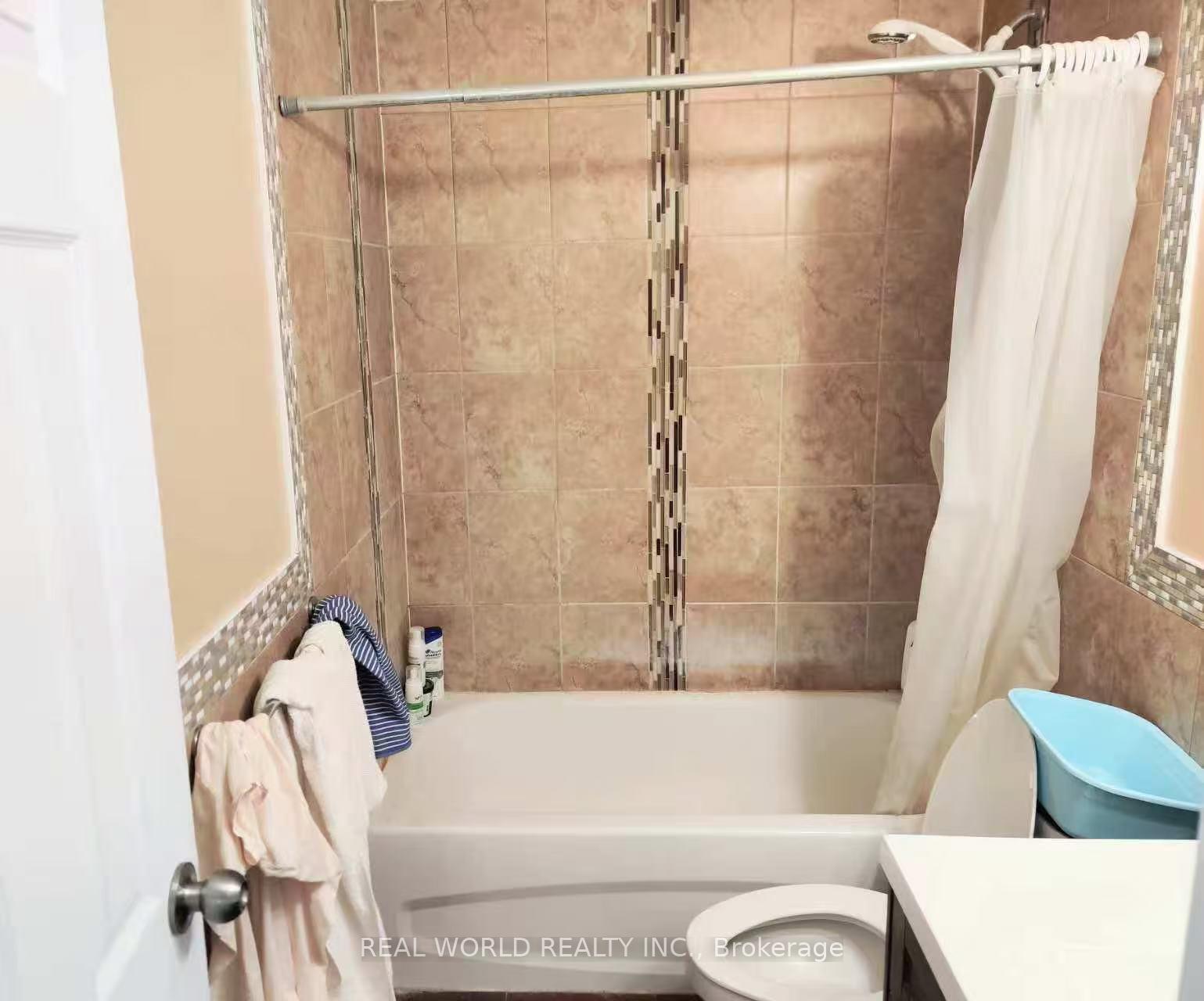 Photo 12 of Unit 806, 100 Leeward Glenway, Toronto, Flemingdon Park — HOMEH