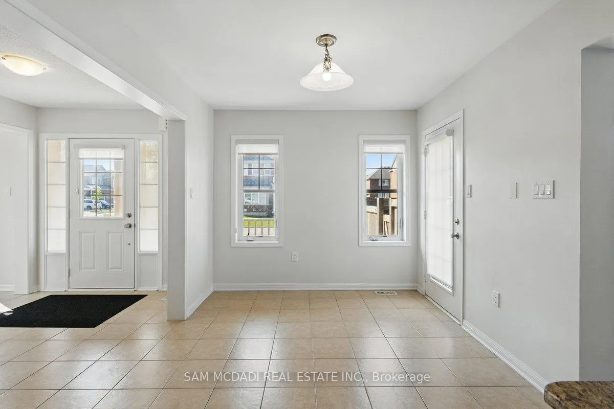 Photo 5 of 2 Giltspur Road, Brampton, Northwest Brampton — HOMEH
