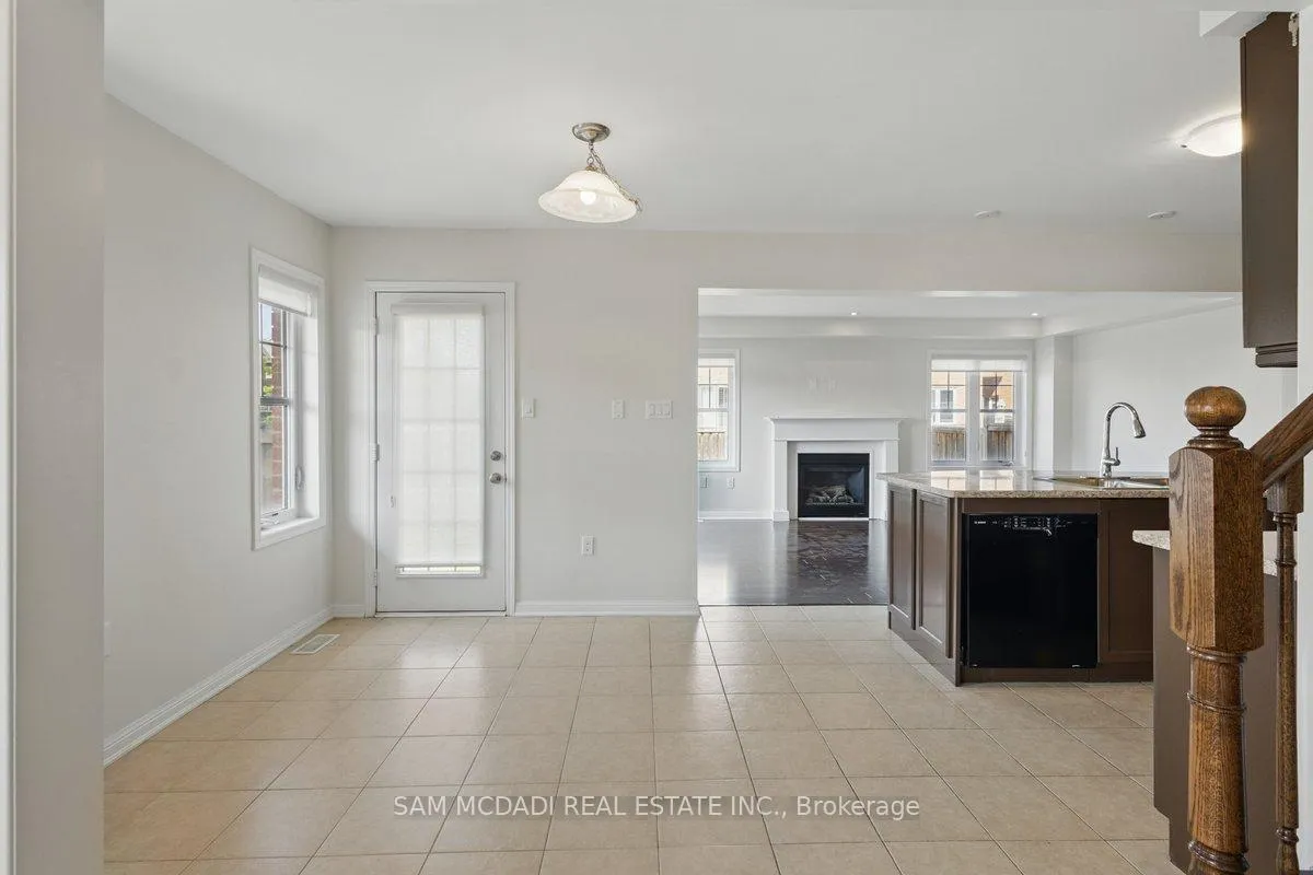 Photo 6 of 2 Giltspur Road, Brampton, Northwest Brampton — HOMEH