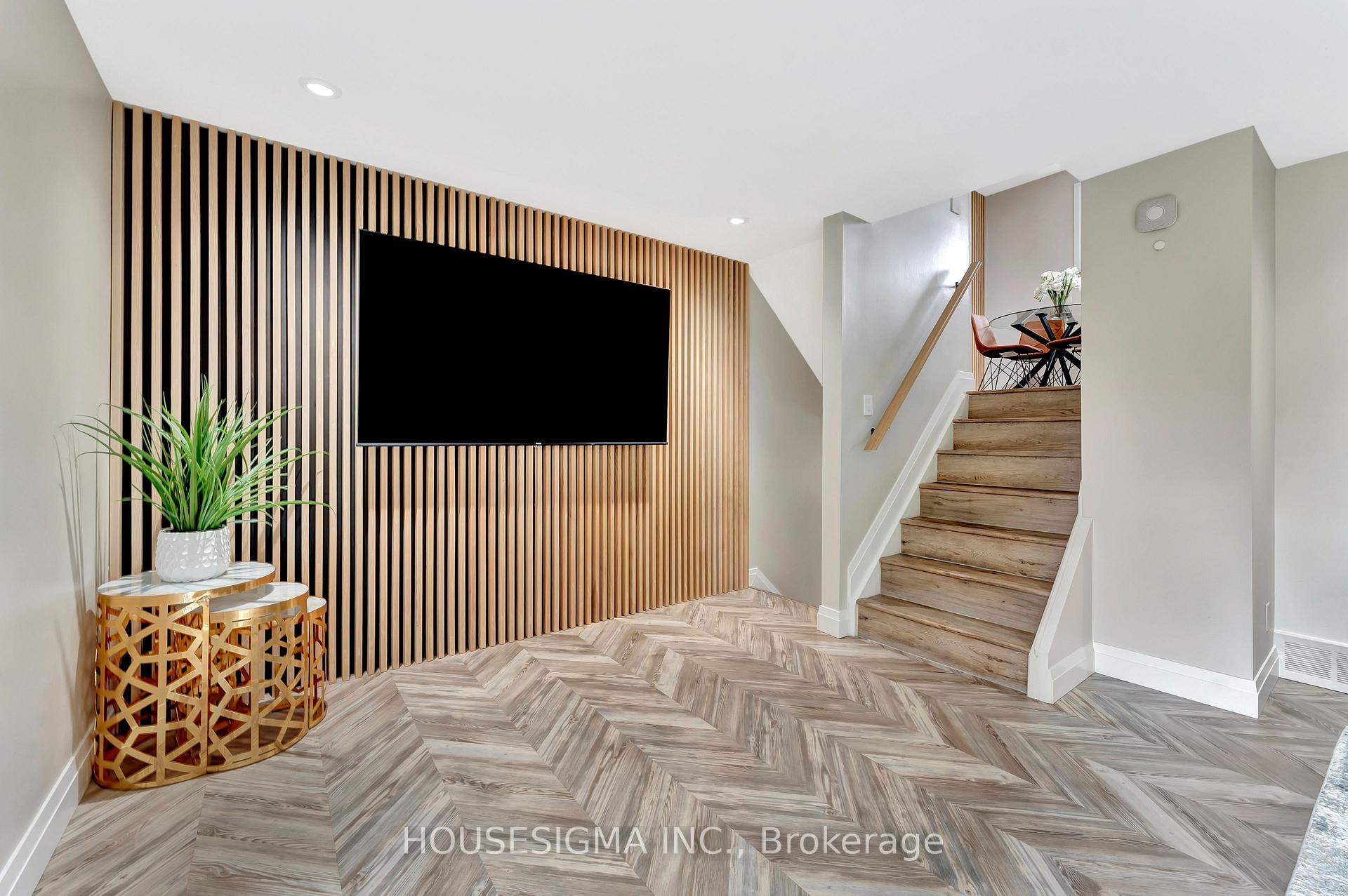 Photo 6 of Unit 10, 25 Thaler Avenue, Kitchener — HOMEH