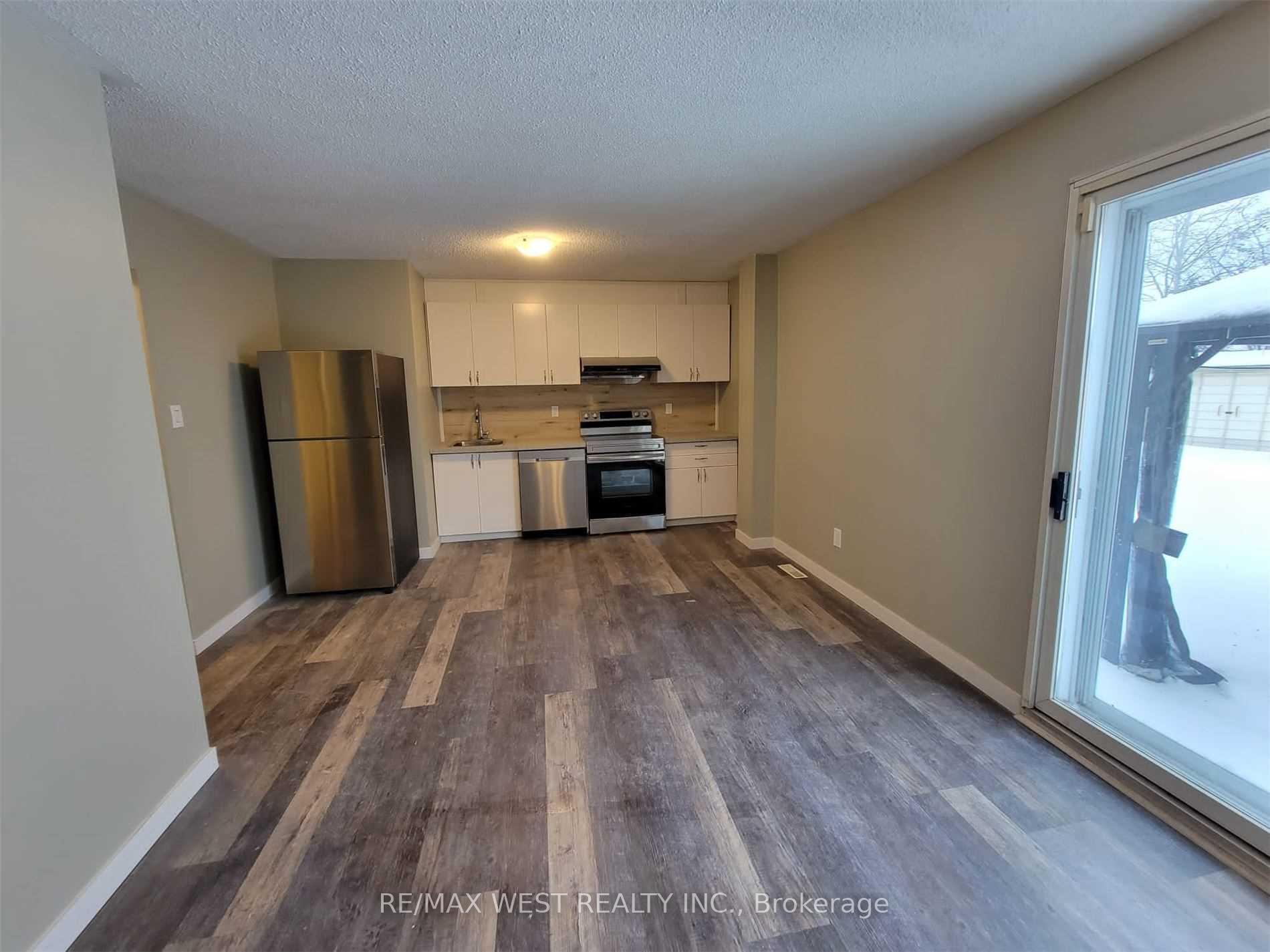 Photo 5 of Unit Lr/Bsmt, 97 College Crescent, Barrie, Grove East — HOMEH