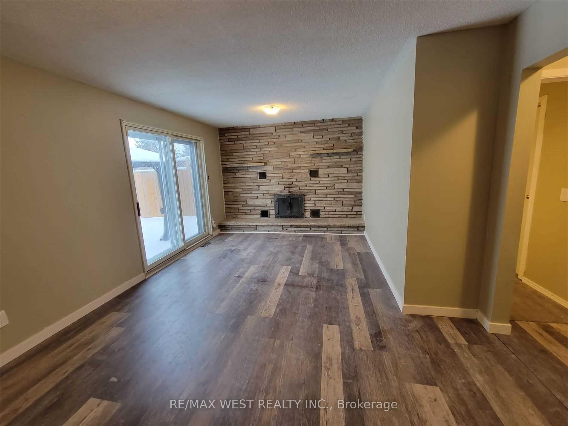 Photo 3 of Unit Lr/Bsmt, 97 College Crescent, Barrie, Grove East — HOMEH