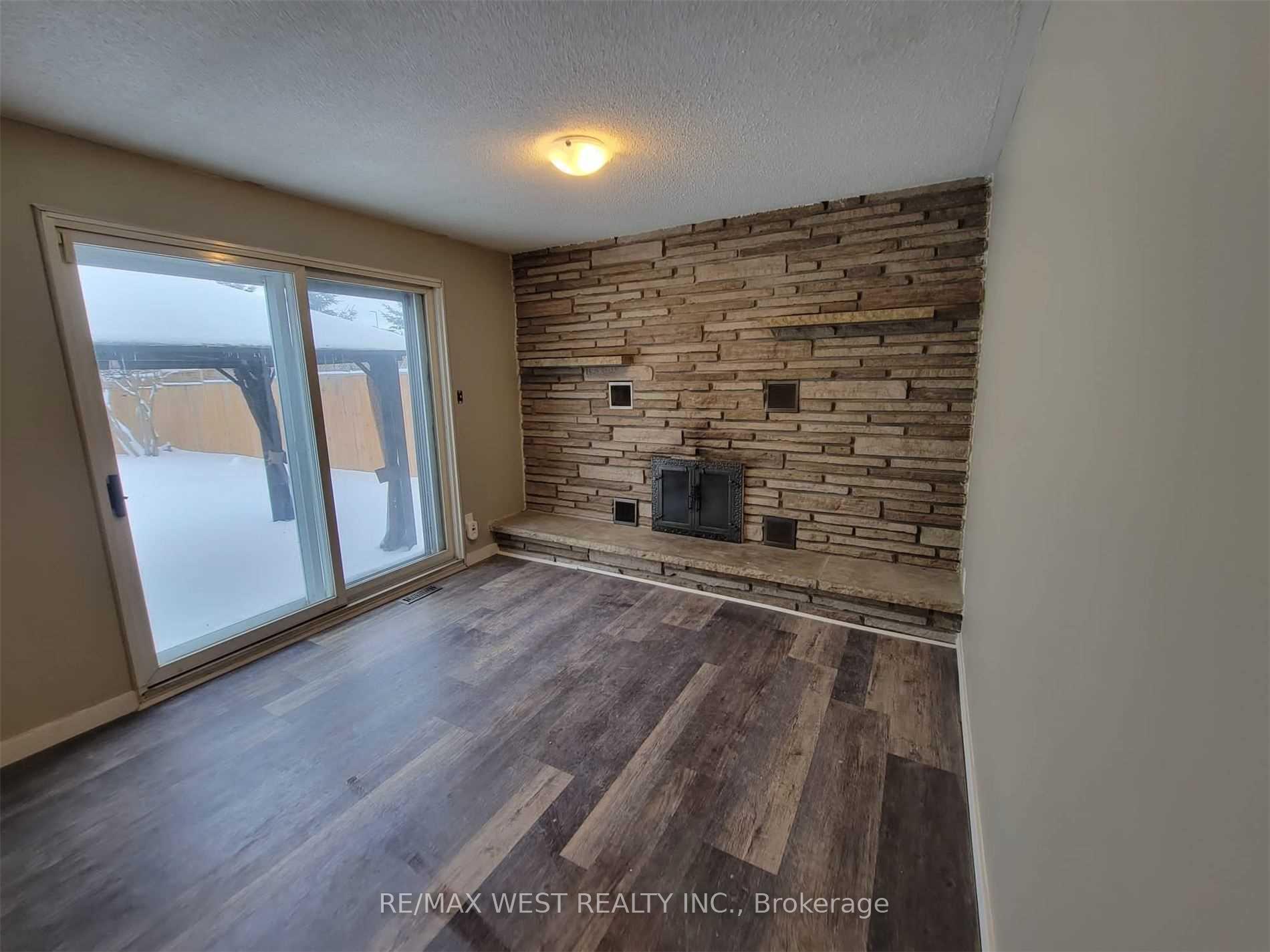 Photo 2 of Unit Lr/Bsmt, 97 College Crescent, Barrie, Grove East — HOMEH