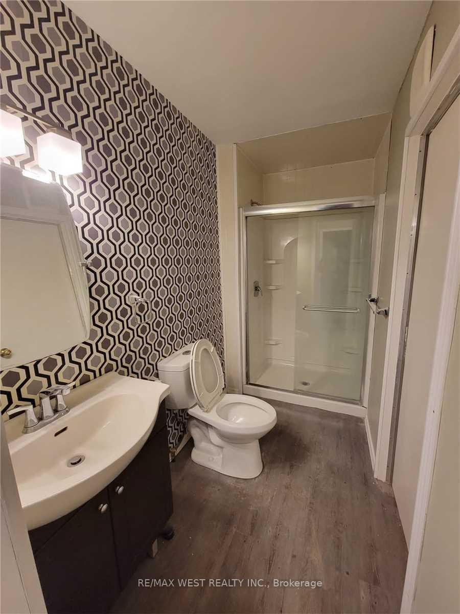 Photo 12 of Unit Lr/Bsmt, 97 College Crescent, Barrie, Grove East — HOMEH