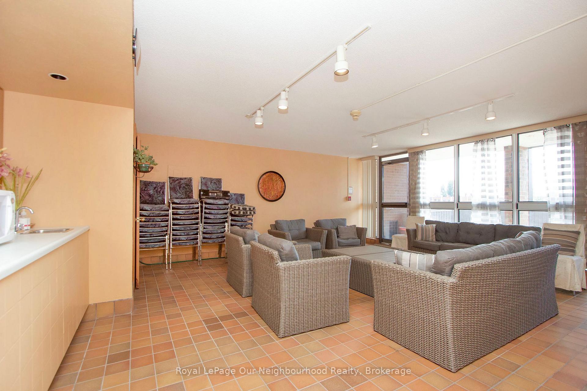 Photo 16 of Unit 503, 80 Athol Street E, Oshawa, Central — HOMEH