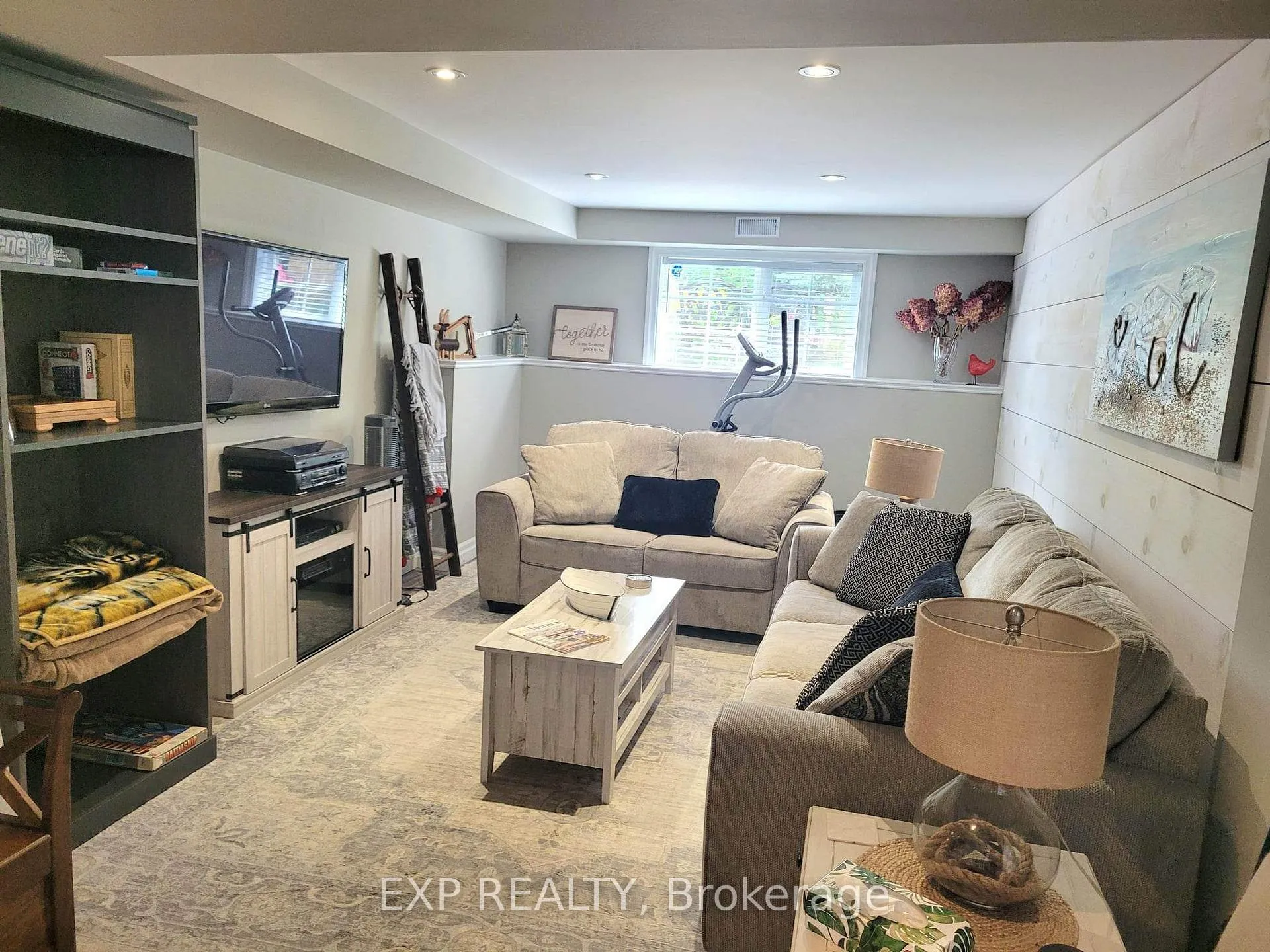 Photo 9 of 50 Trott Boulevard, Collingwood — HOMEH