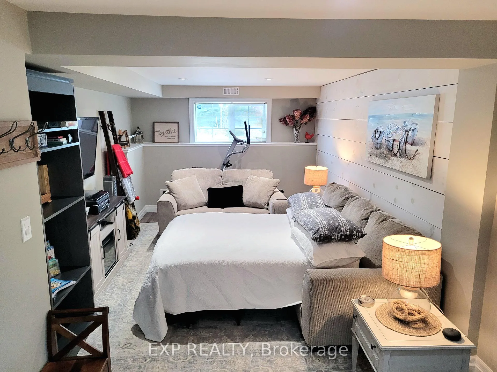 Photo 10 of 50 Trott Boulevard, Collingwood — HOMEH