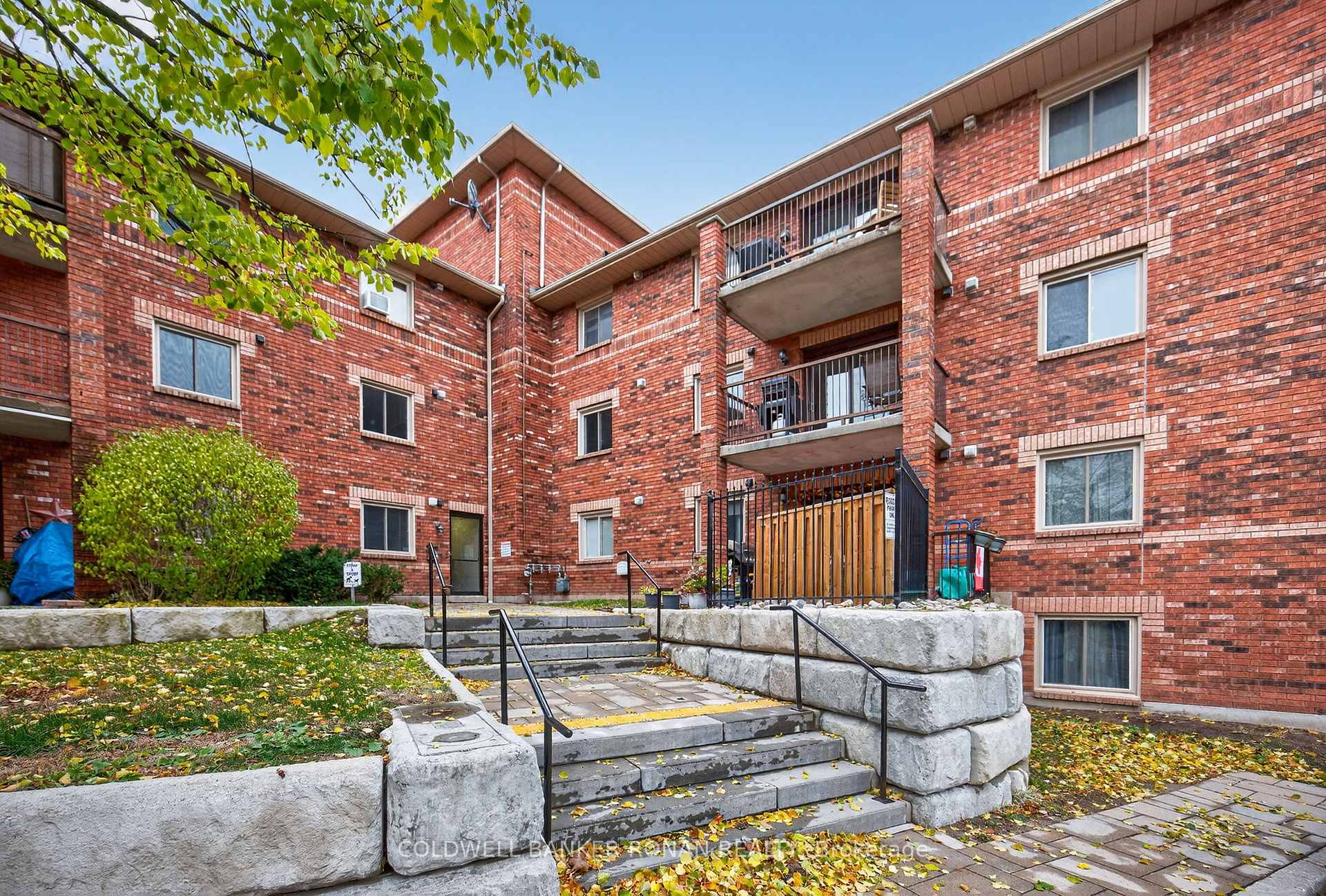Photo 6 of Unit 205, 1 Quail Crescent, Barrie, Ardagh — HOMEH