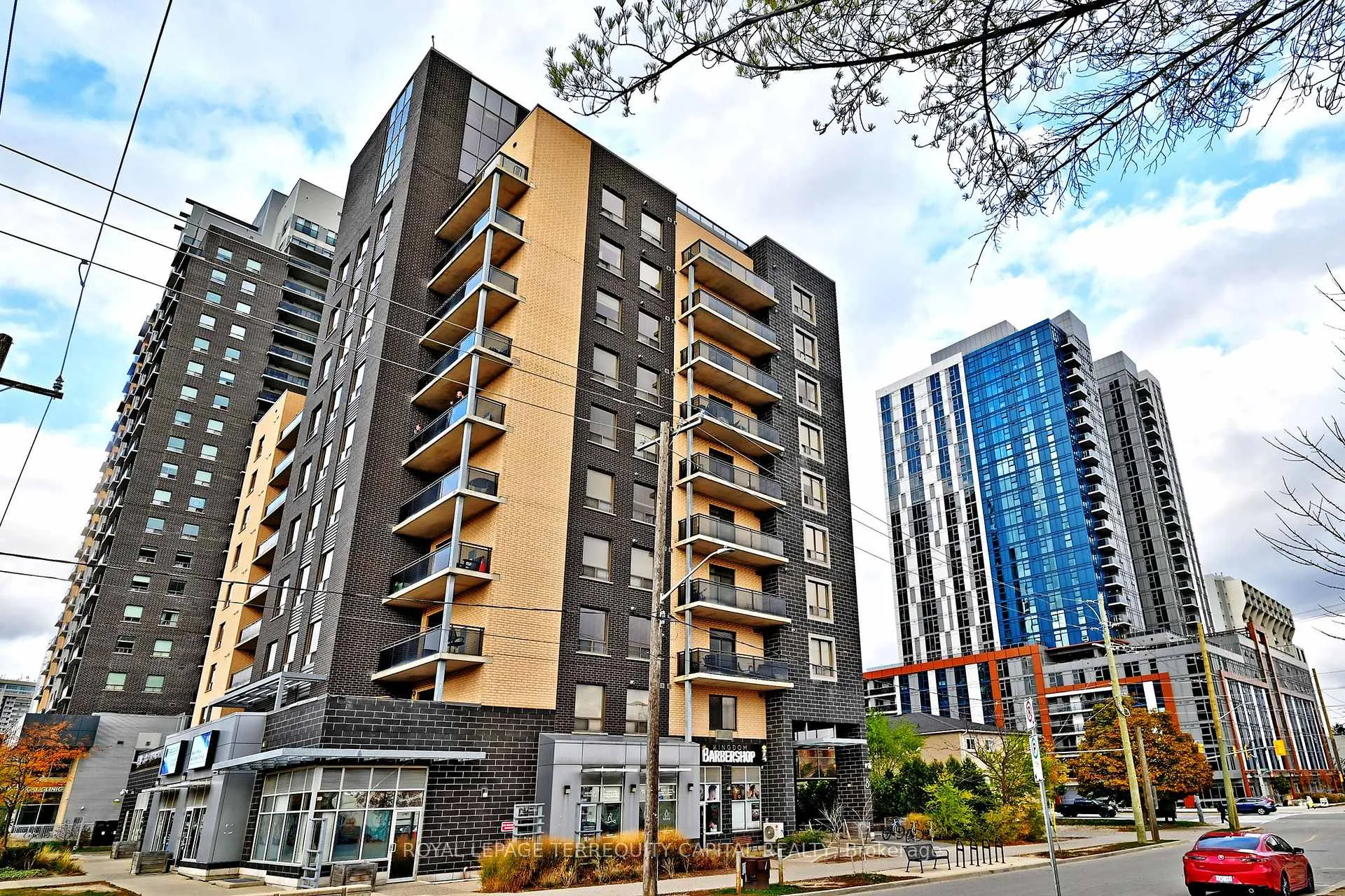 Photo 4 of Unit PH 1101, 8 Hickory Street W, Waterloo, Beechwood/University — HOMEH