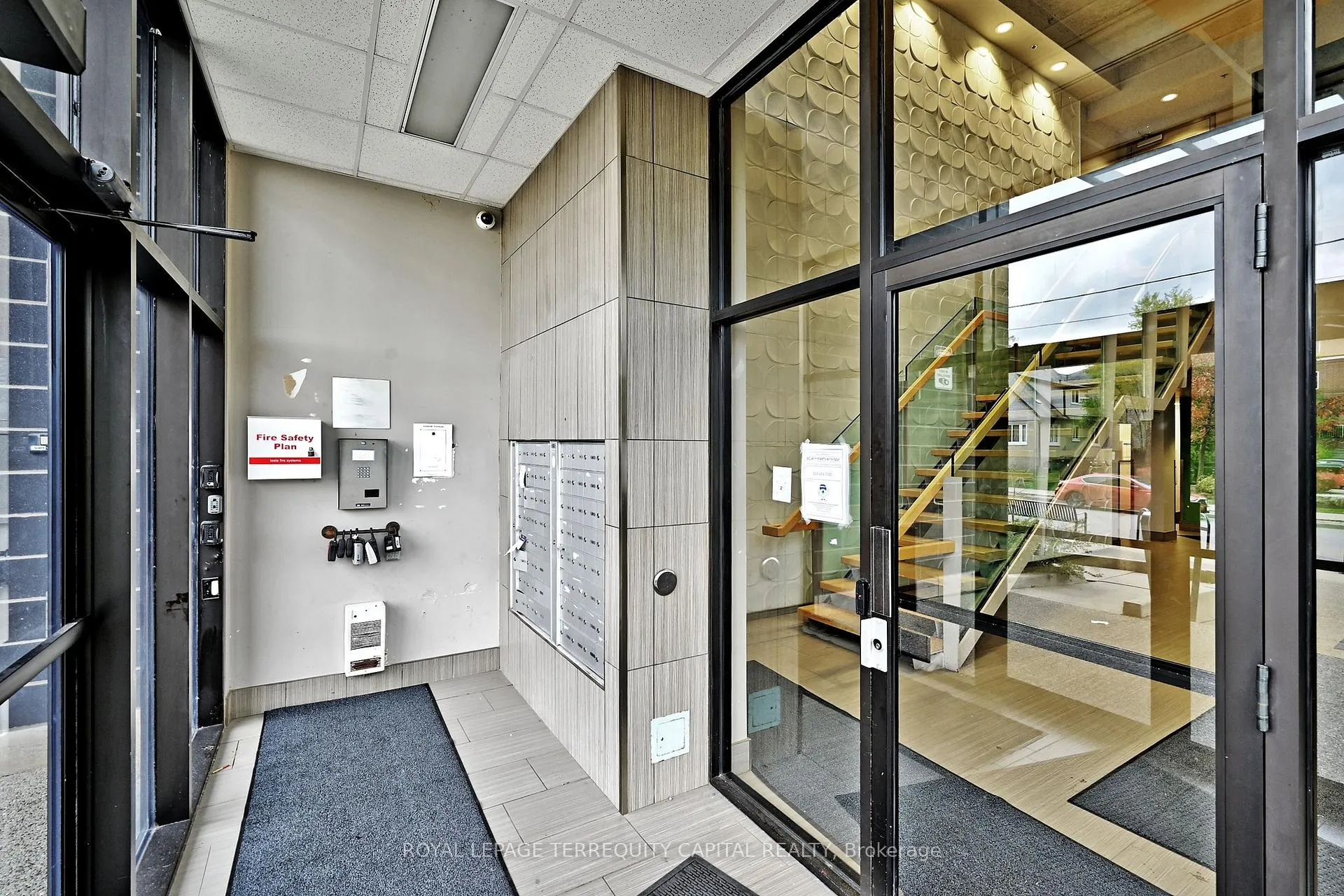 Photo 7 of Unit PH 1101, 8 Hickory Street W, Waterloo, Beechwood/University — HOMEH