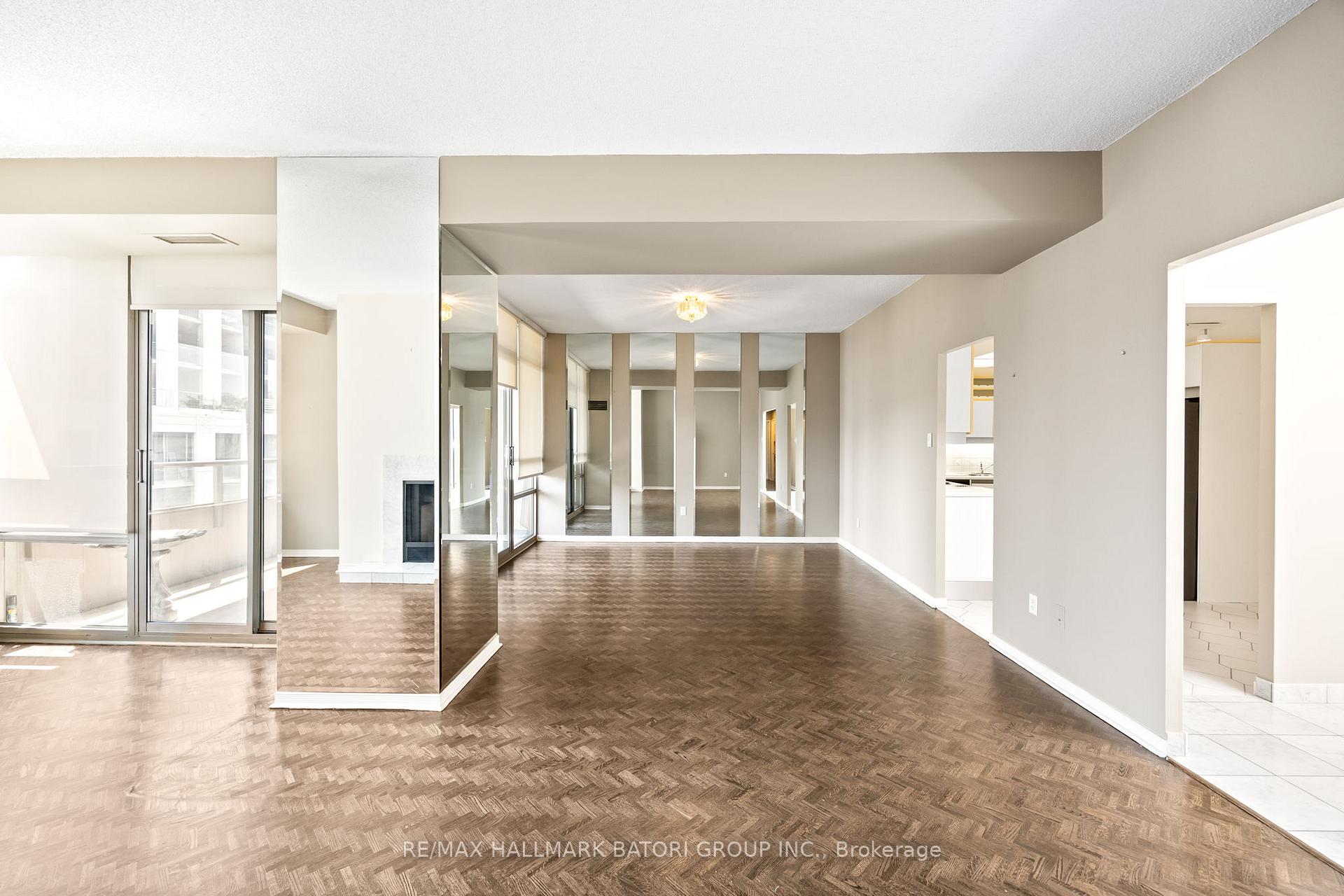 Photo 7 of Unit 708, 18 Lower Village Gate, Toronto, Forest Hill South — HOMEH