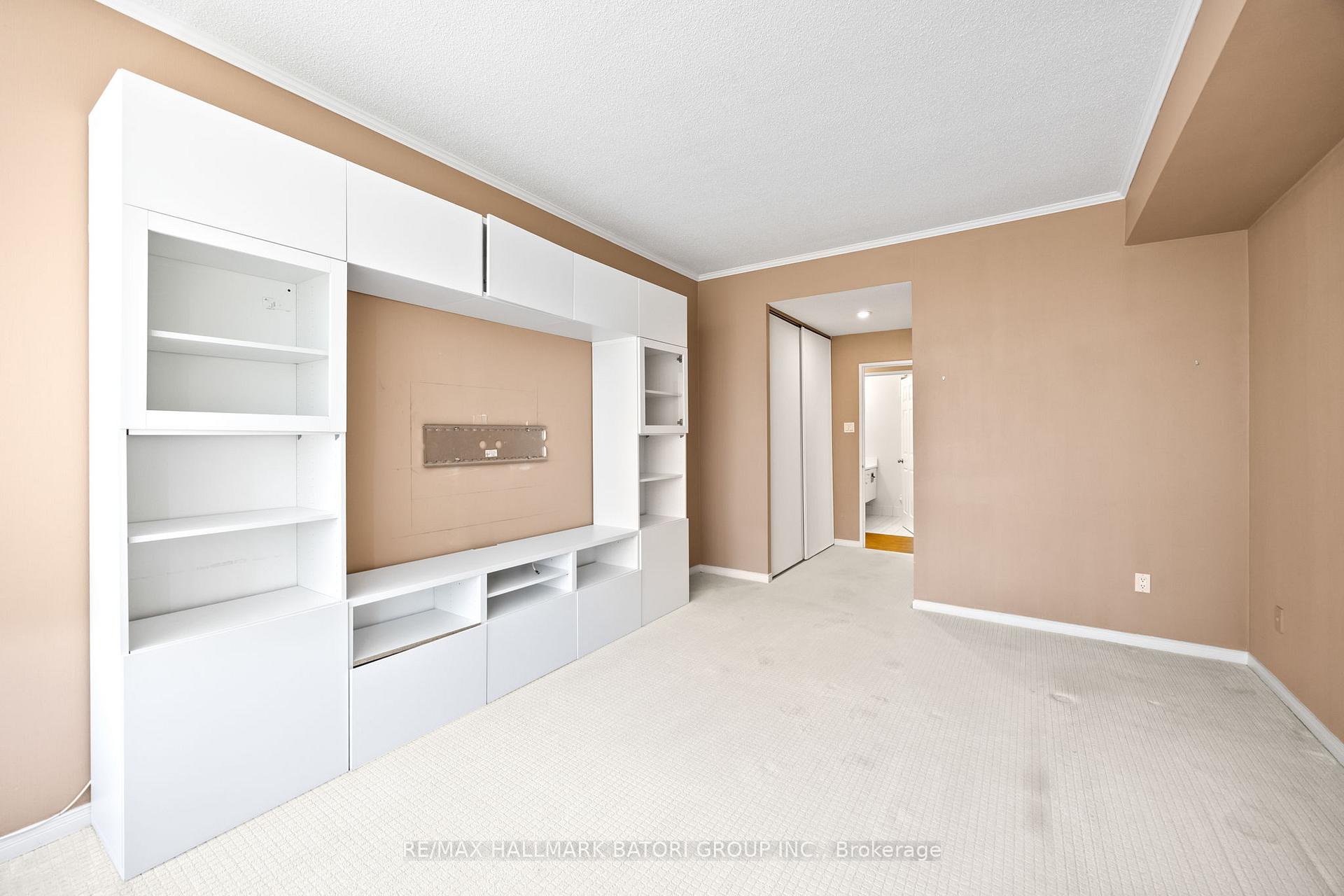 Photo 13 of Unit 708, 18 Lower Village Gate, Toronto, Forest Hill South — HOMEH