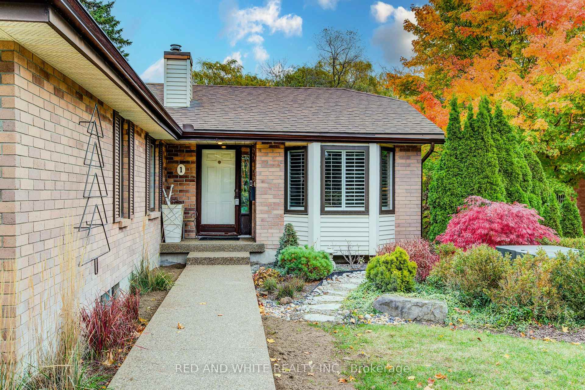 Photo 4 of Unit 1, 414 Craigleith Drive, Waterloo — HOMEH