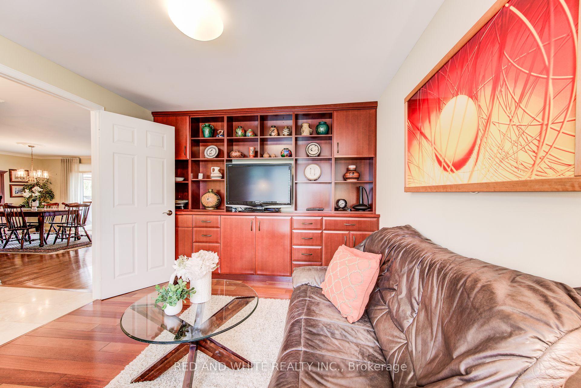 Photo 8 of Unit 1, 414 Craigleith Drive, Waterloo — HOMEH