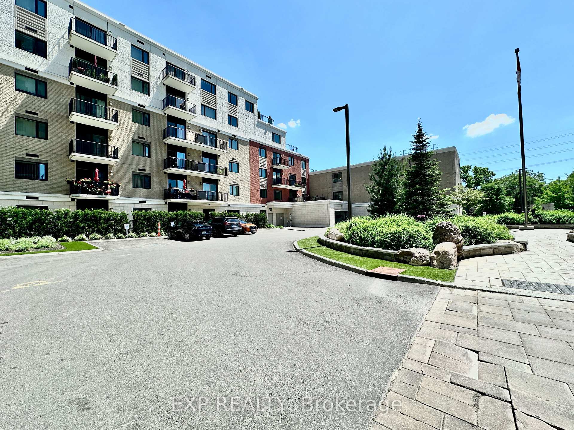 Photo 2 of Unit 405, 1425 Vanier Parkway, Ottawa, Overbrook/Castle Heights — HOMEH