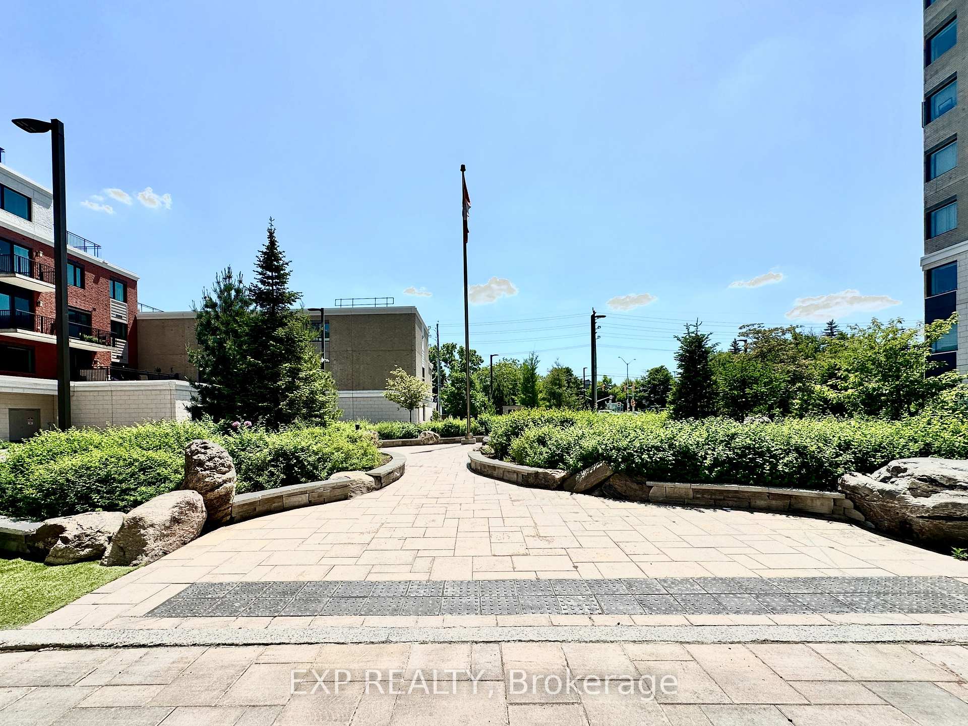 Photo 3 of Unit 405, 1425 Vanier Parkway, Ottawa, Overbrook/Castle Heights — HOMEH