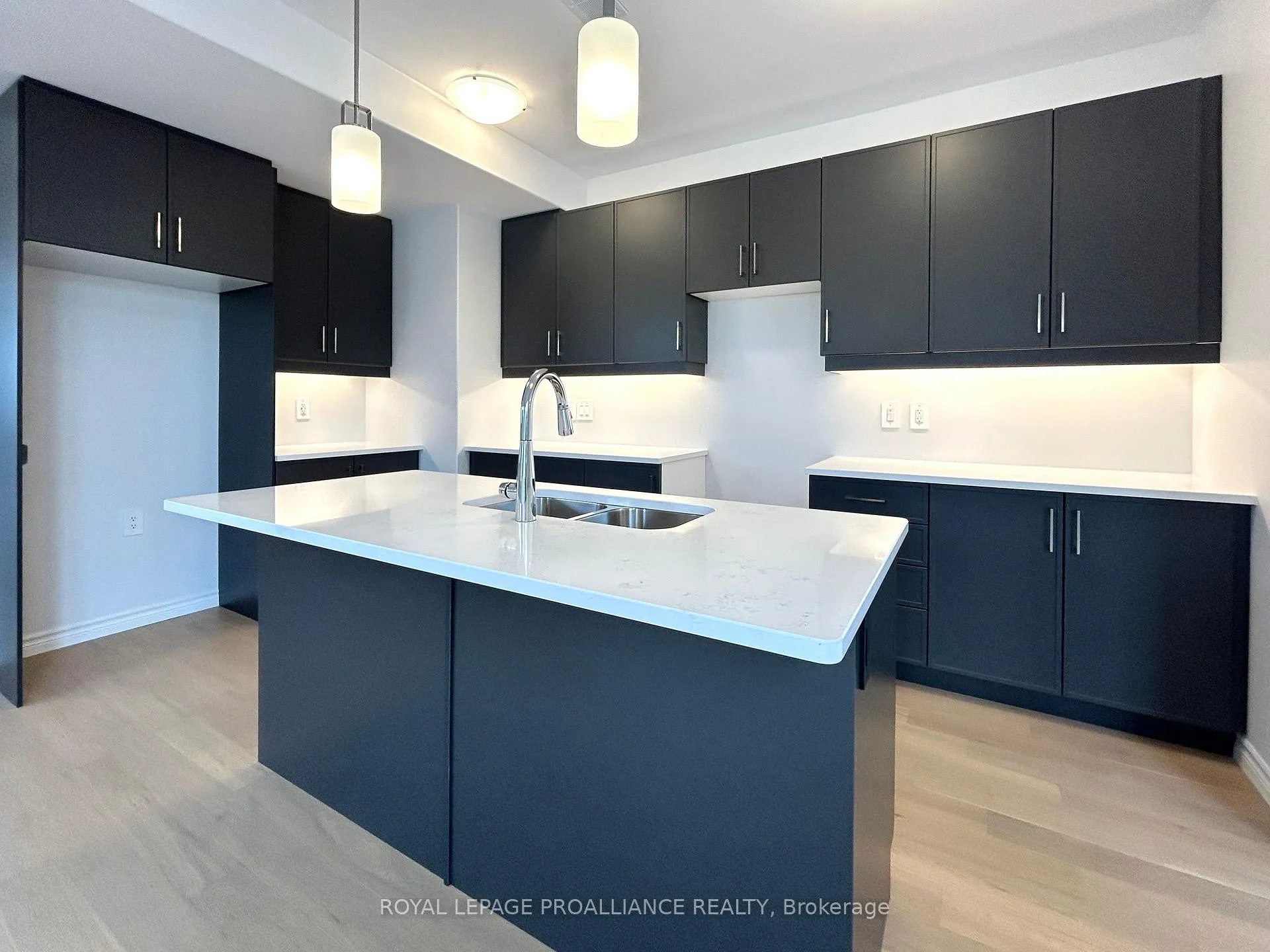 Photo 8 of 12 Riverstone Way, Belleville, Thurlow Ward — HOMEH