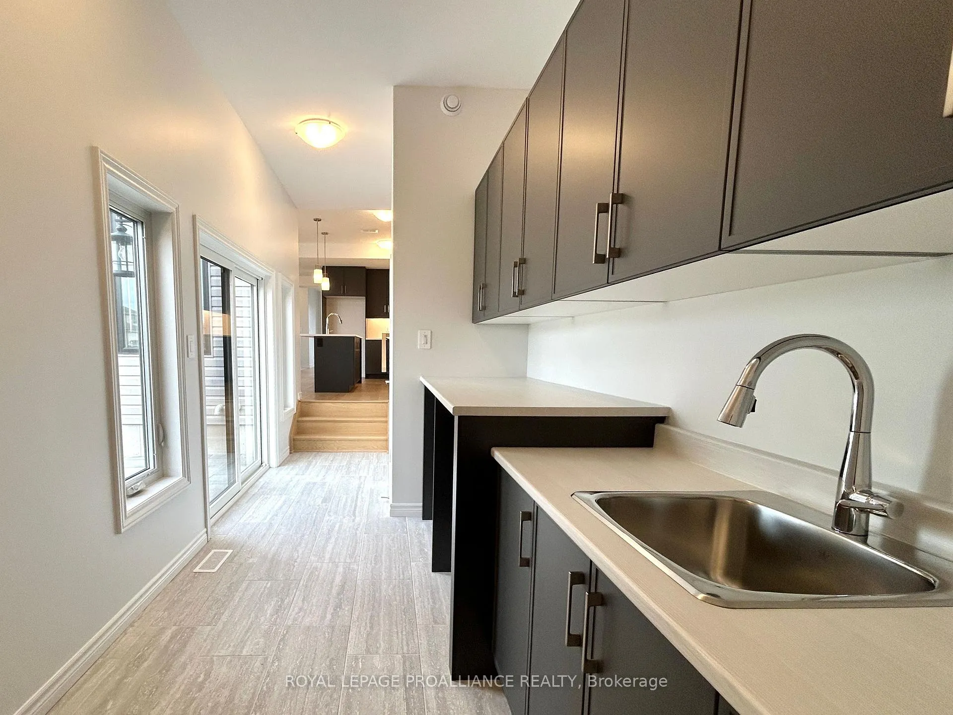 Photo 11 of 12 Riverstone Way, Belleville, Thurlow Ward — HOMEH