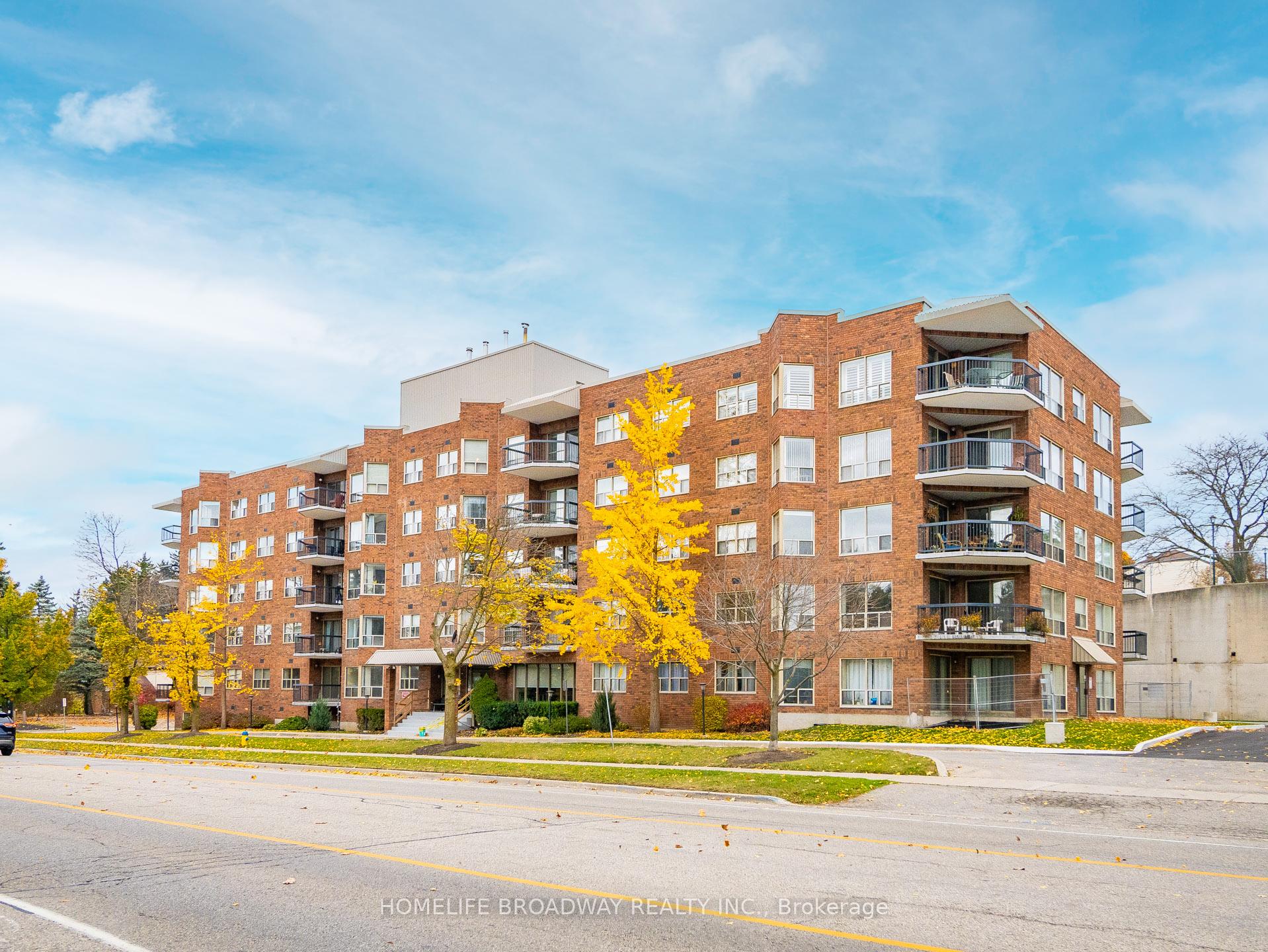Front of Unit 104, 300 Keats Way